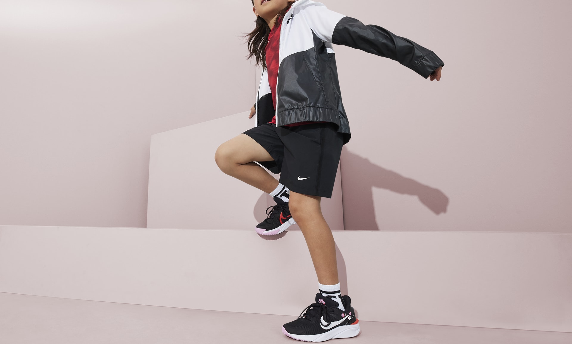 Nike Star Runner 4 NN SE Older Kids' Road Running Shoes. Nike HR