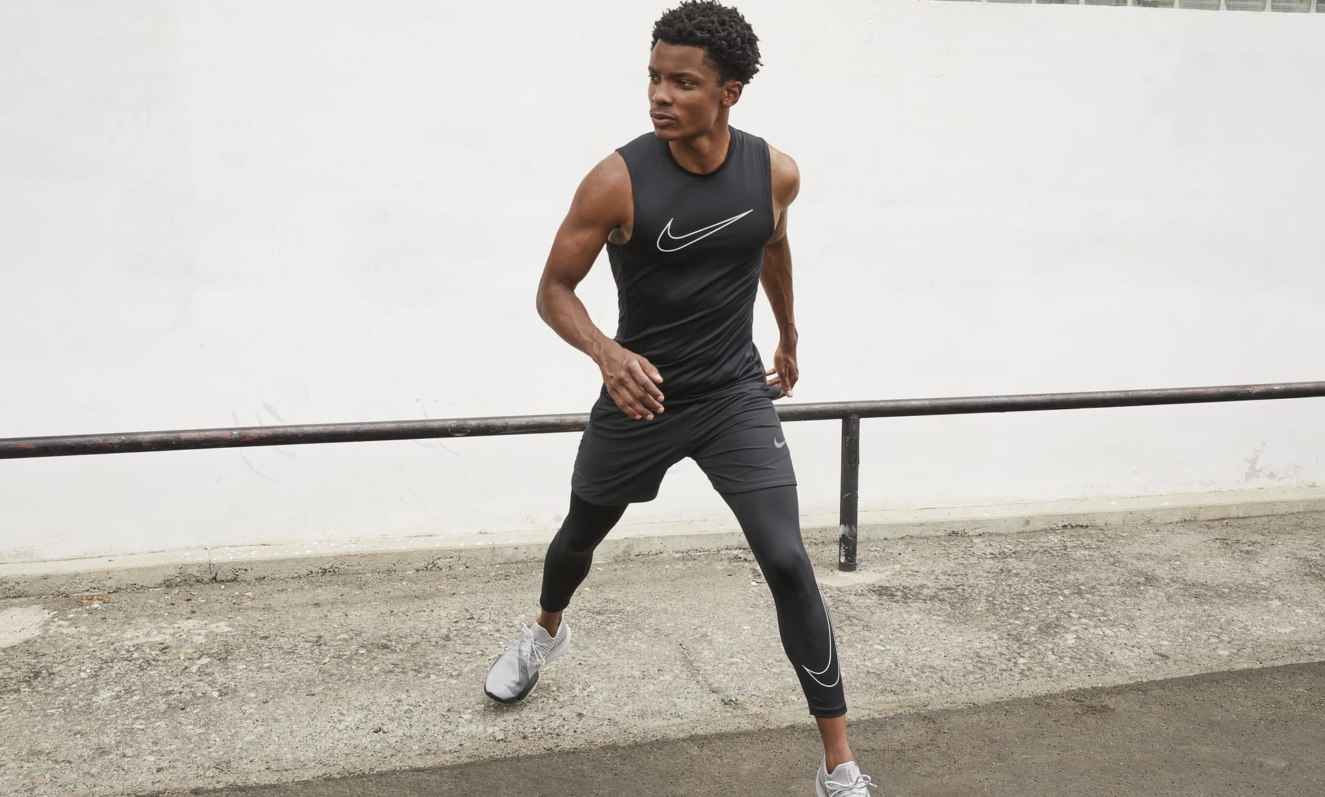 Nike Pro Dri-FIT Men's Slim Fit Sleeveless Top.