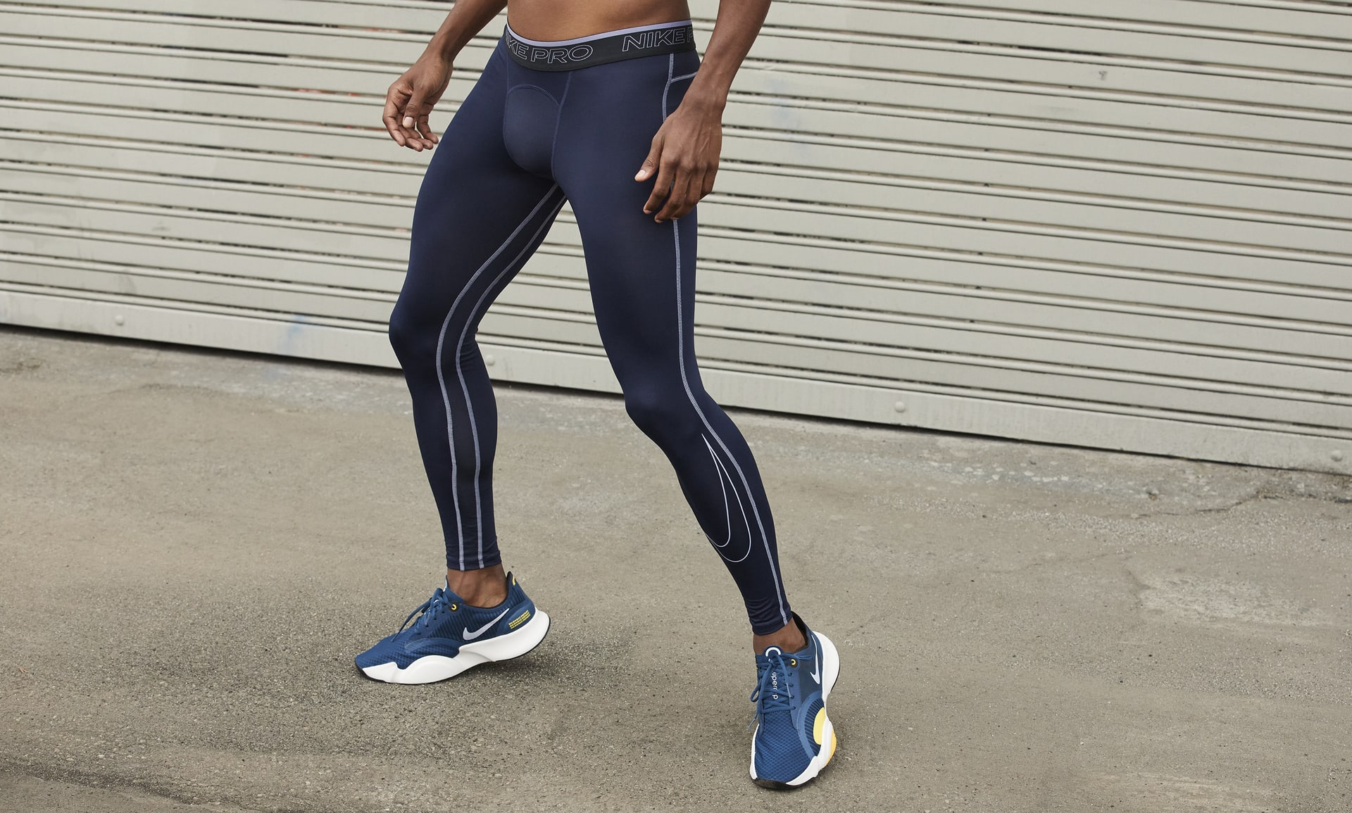 Spodnie Leginsy Termoaktywne Nike Pro Dri-FIT Tight DD1913-010