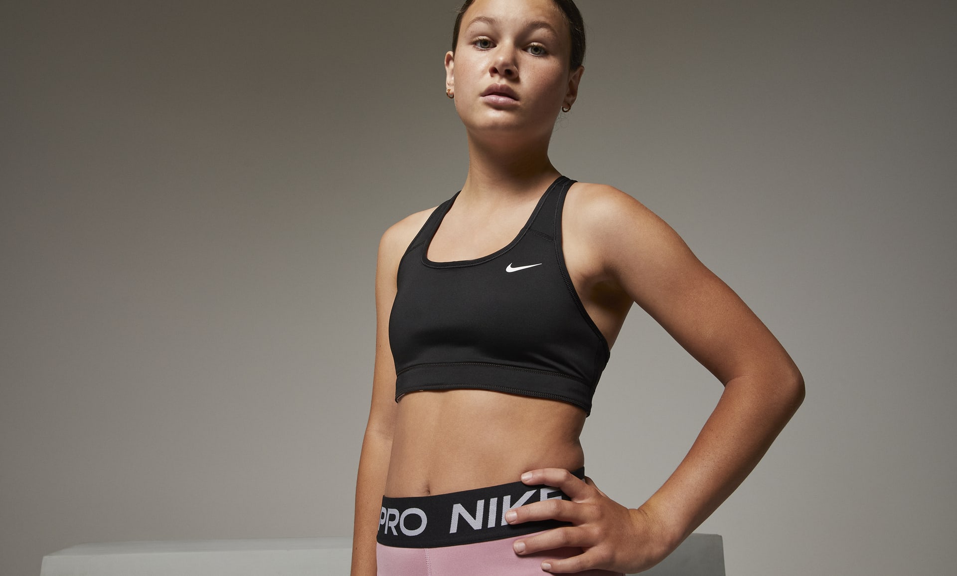 Nike Girls Reversible Printed Sports Bra - Atmosphere Grey 