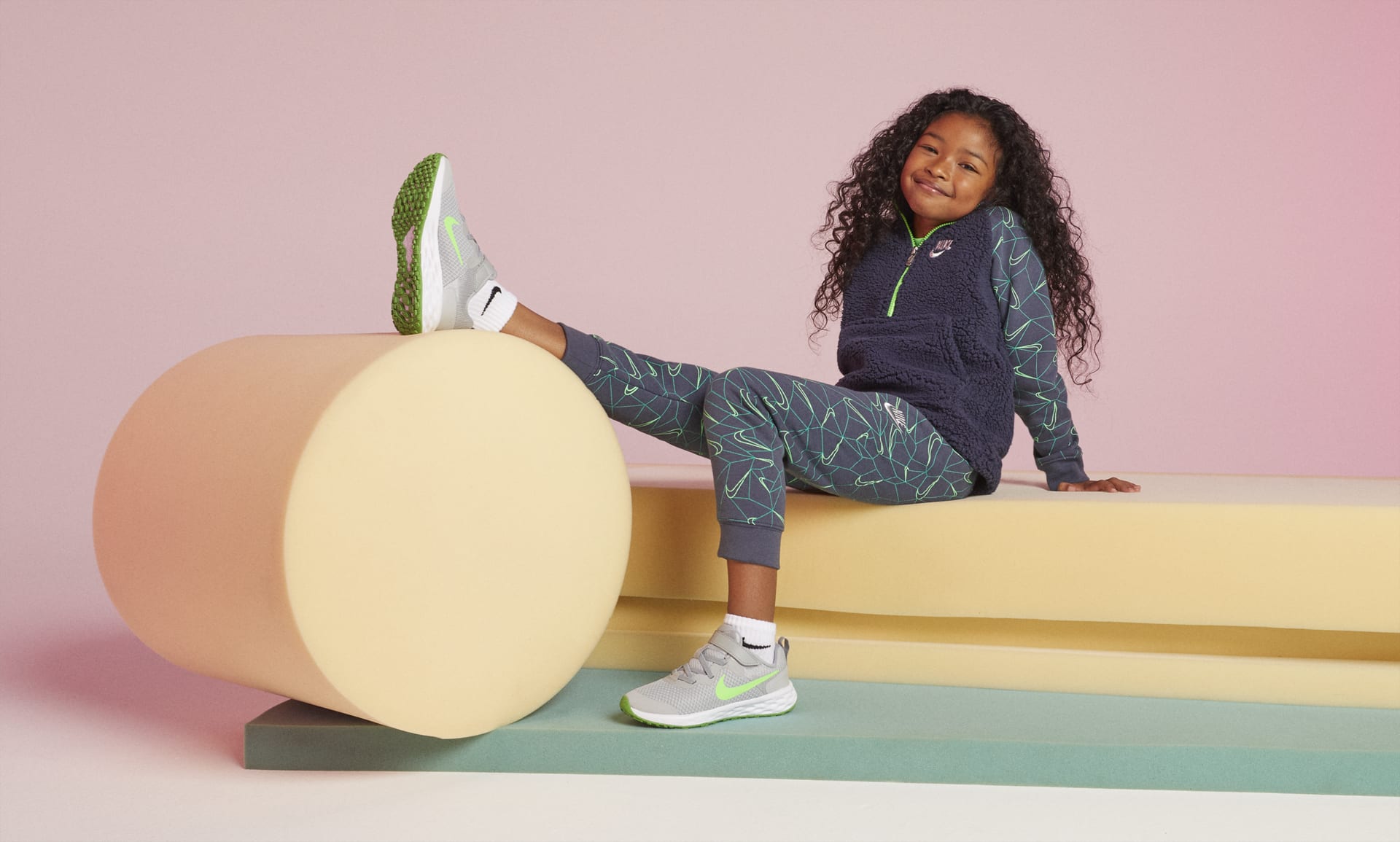 Nike Big Kids' Revolution 6 Running Shoes
