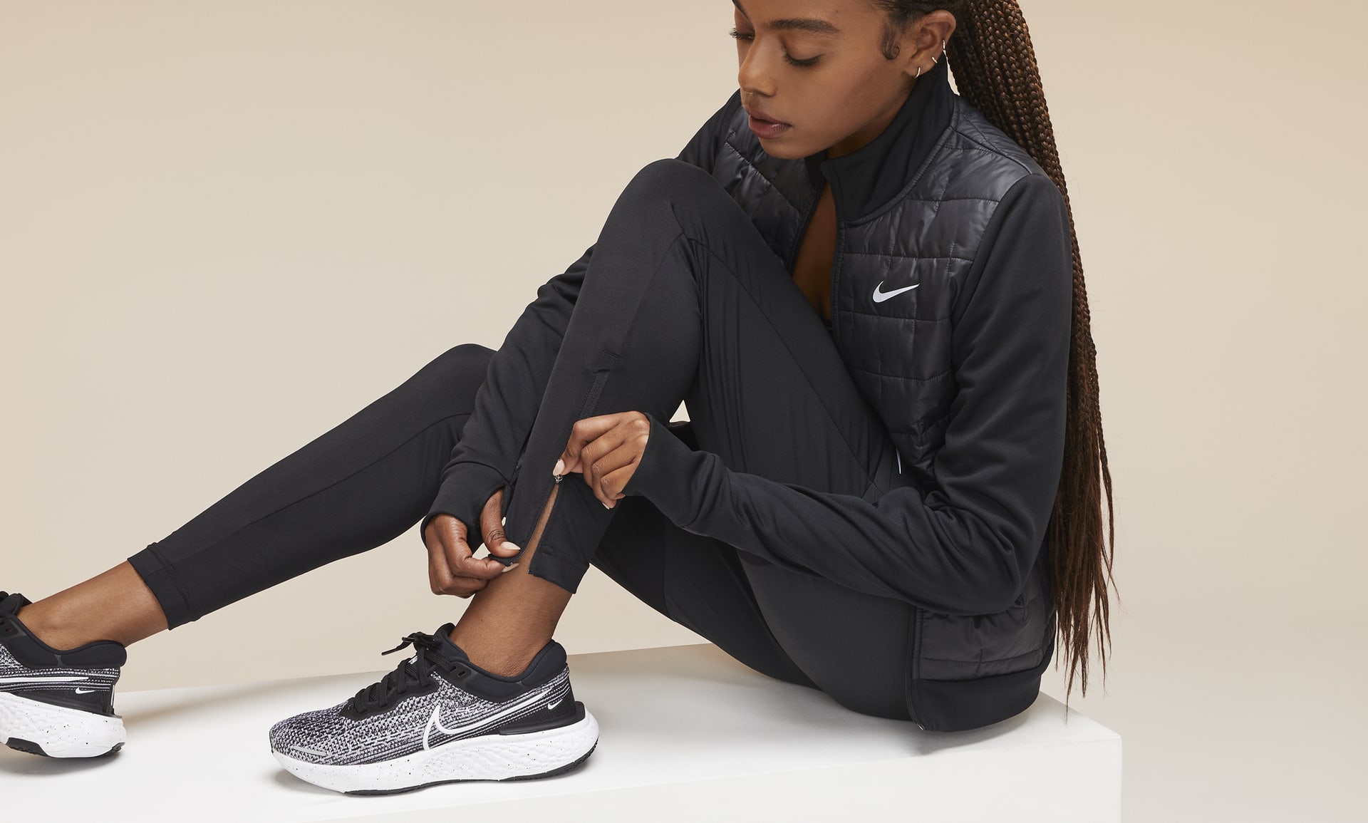 Nike Dri-FIT Essential Kadın Koşu Eşofman Altı DH6975-491