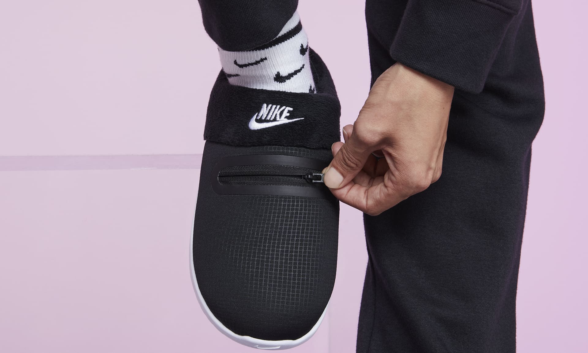 Nike Burrow SE Slippers.
