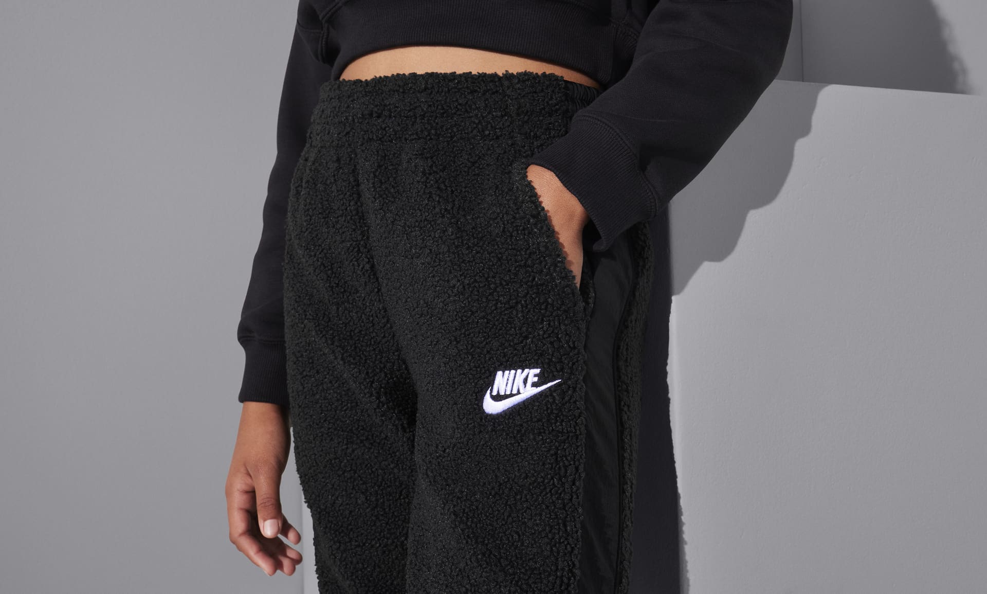 Nike Sportswear Club Fleece Older Kids' Winterized Trousers. Nike LU