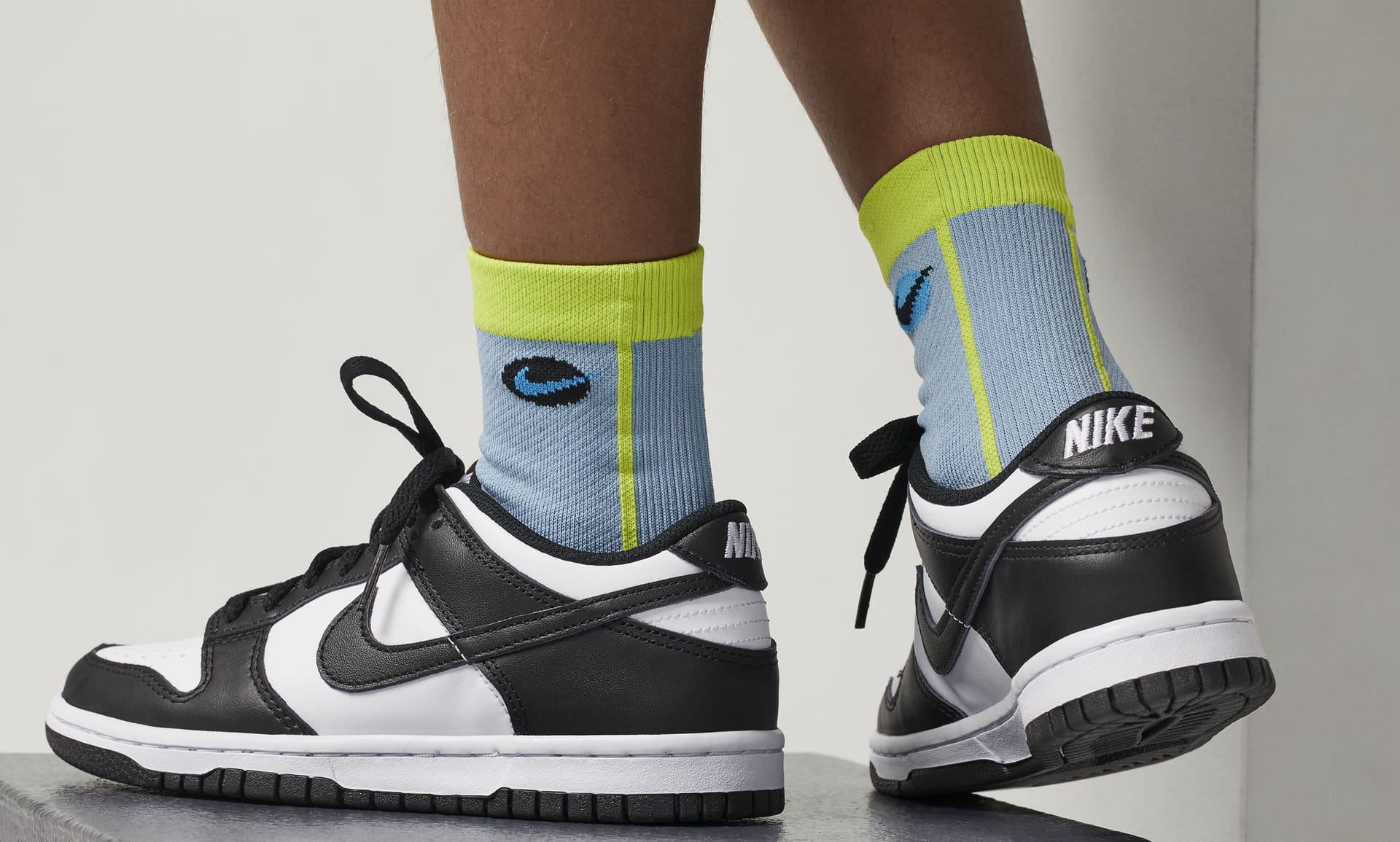 【試着のみ】NIKE ダンク ロー パンダ ジュニアシューズ23.5cm 新品23 5cm】NIKE DUNK LOW (GS) ダンク ロー ホワイト/ホワイト