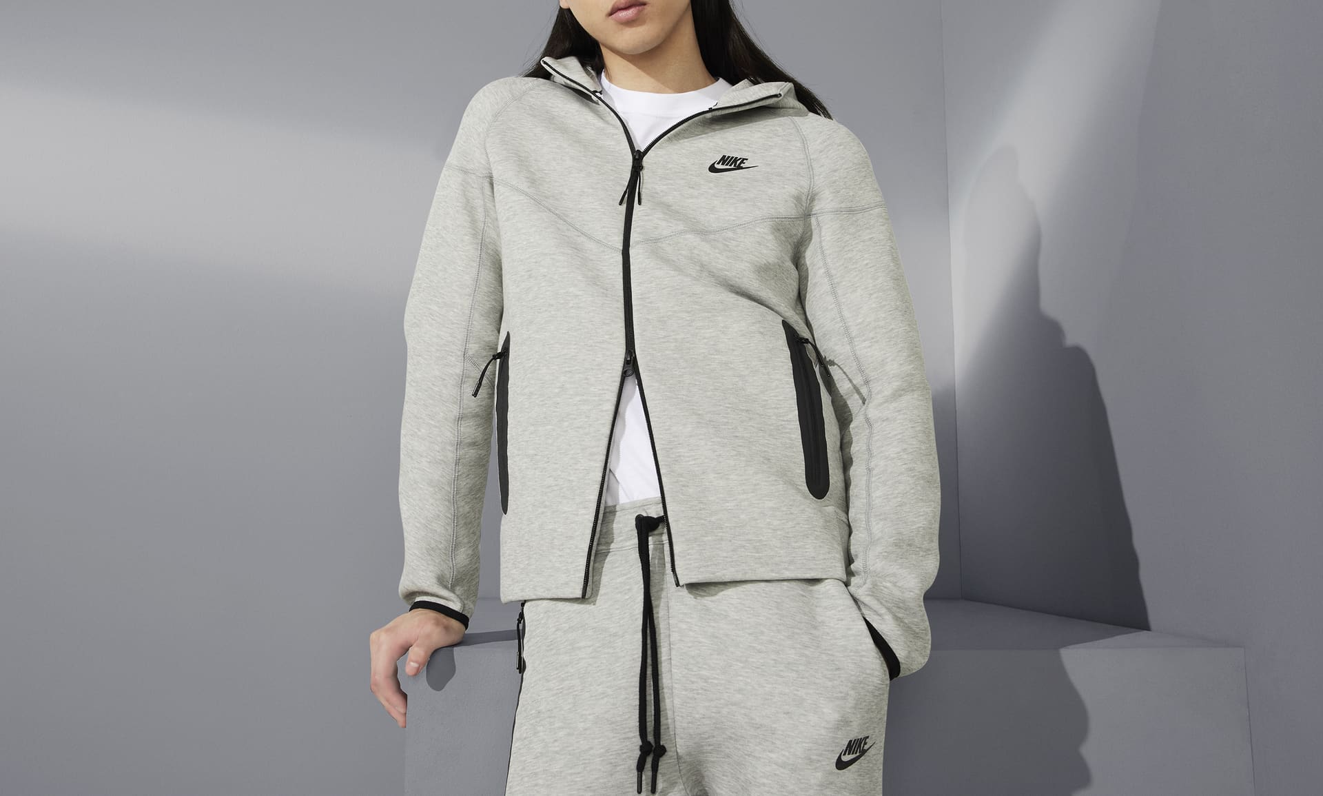 Nike Sportswear Tech Fleece Windrunner Men's Full-Zip Hoodie. Nike IN