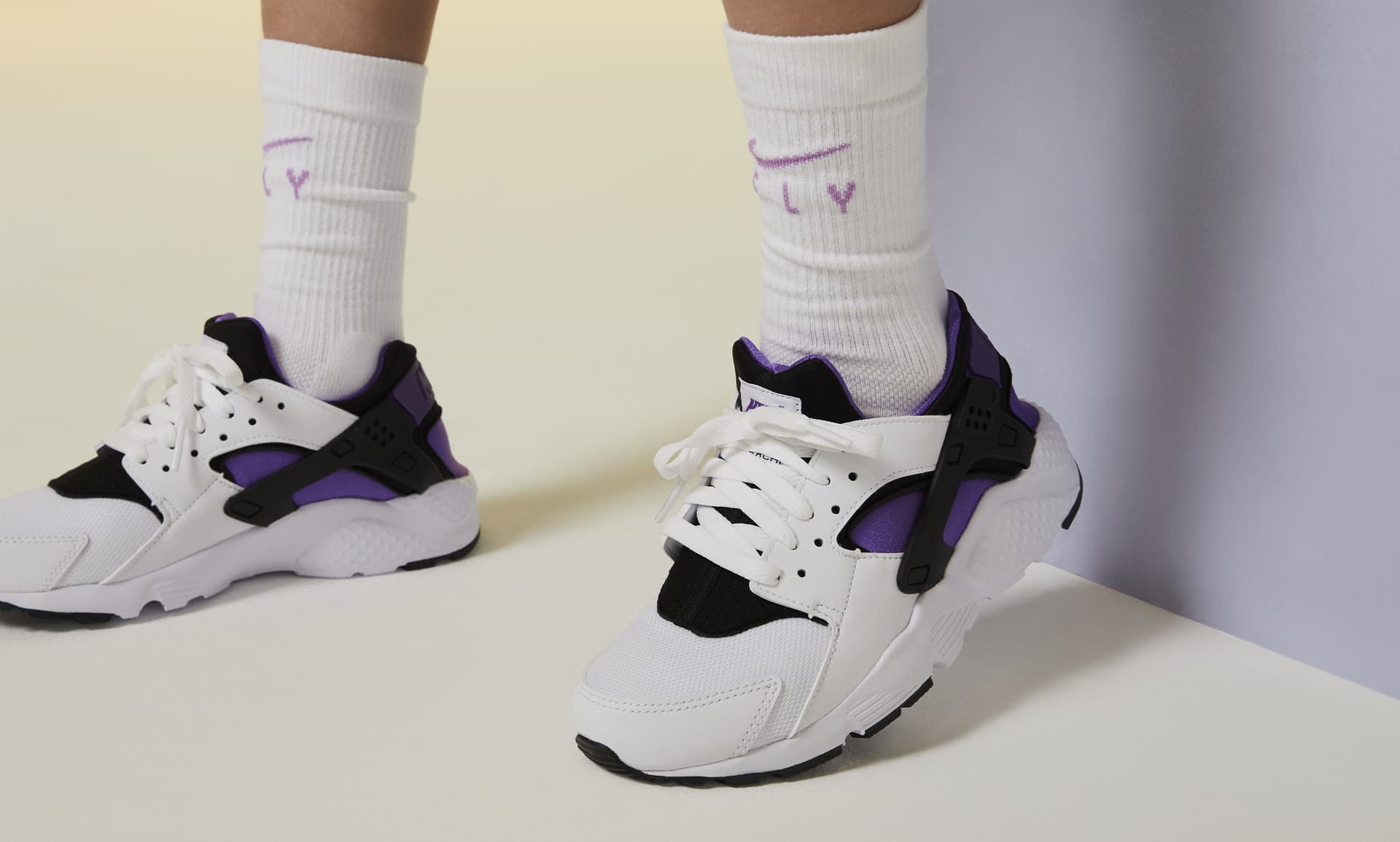 Nike Huarache Run Older Kids' Shoes - White