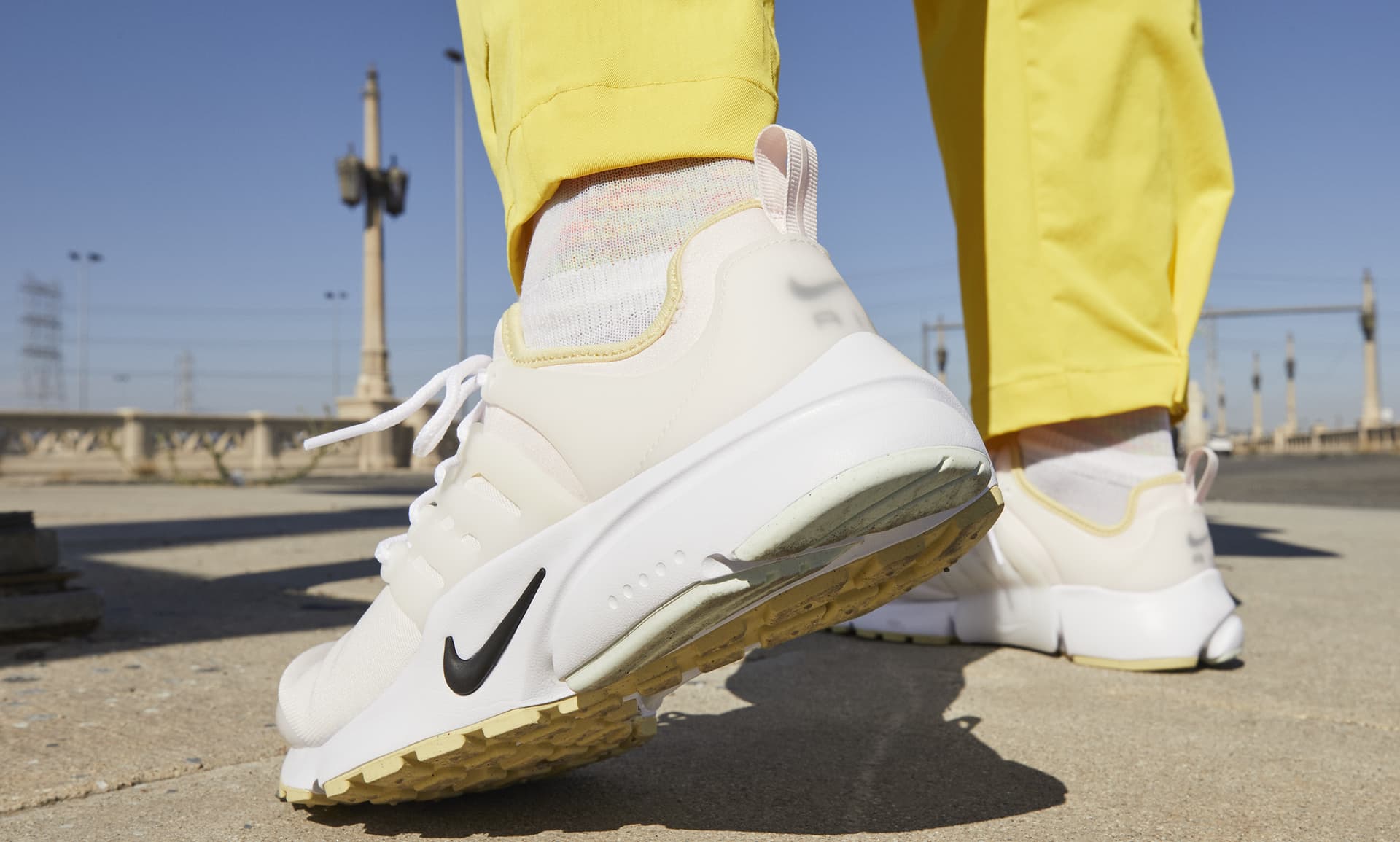 Nike presto yellow and hot sale white