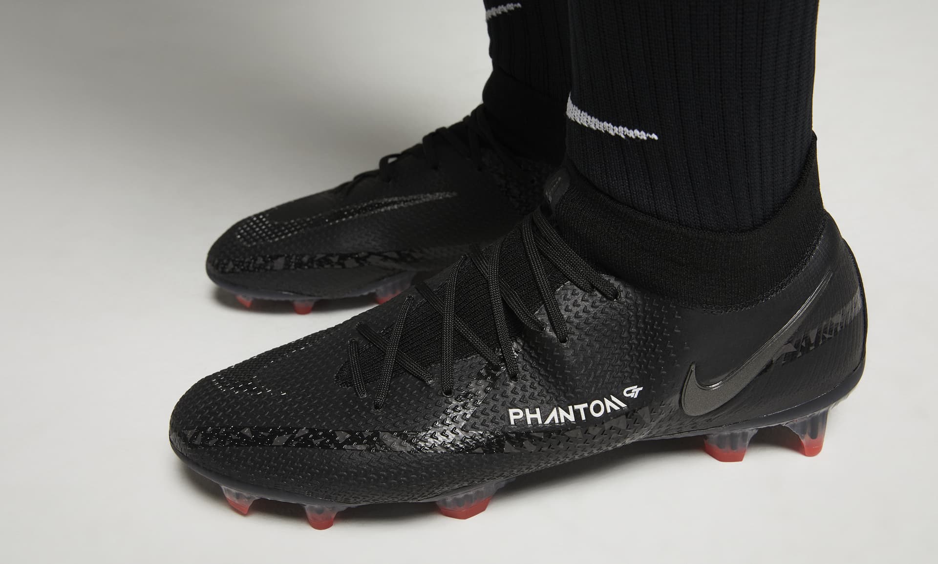 Dozens Sparkle Elucidation Nike Phantom GT2 Dynamic Fit Elite FG Firm-Ground Soccer Cleats. Nike.com