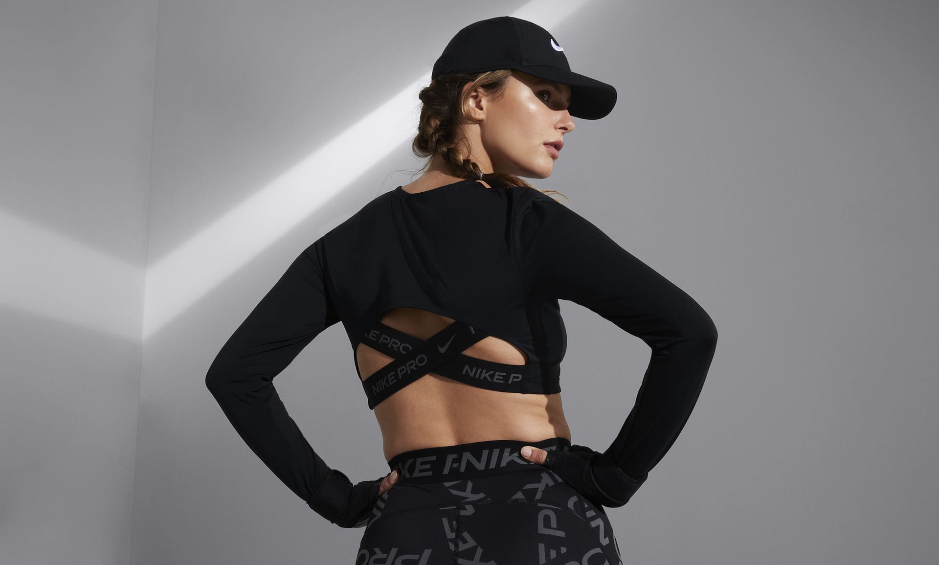 Women's Nike Pro Long-Sleeve Mesh Top - Black - Size M
