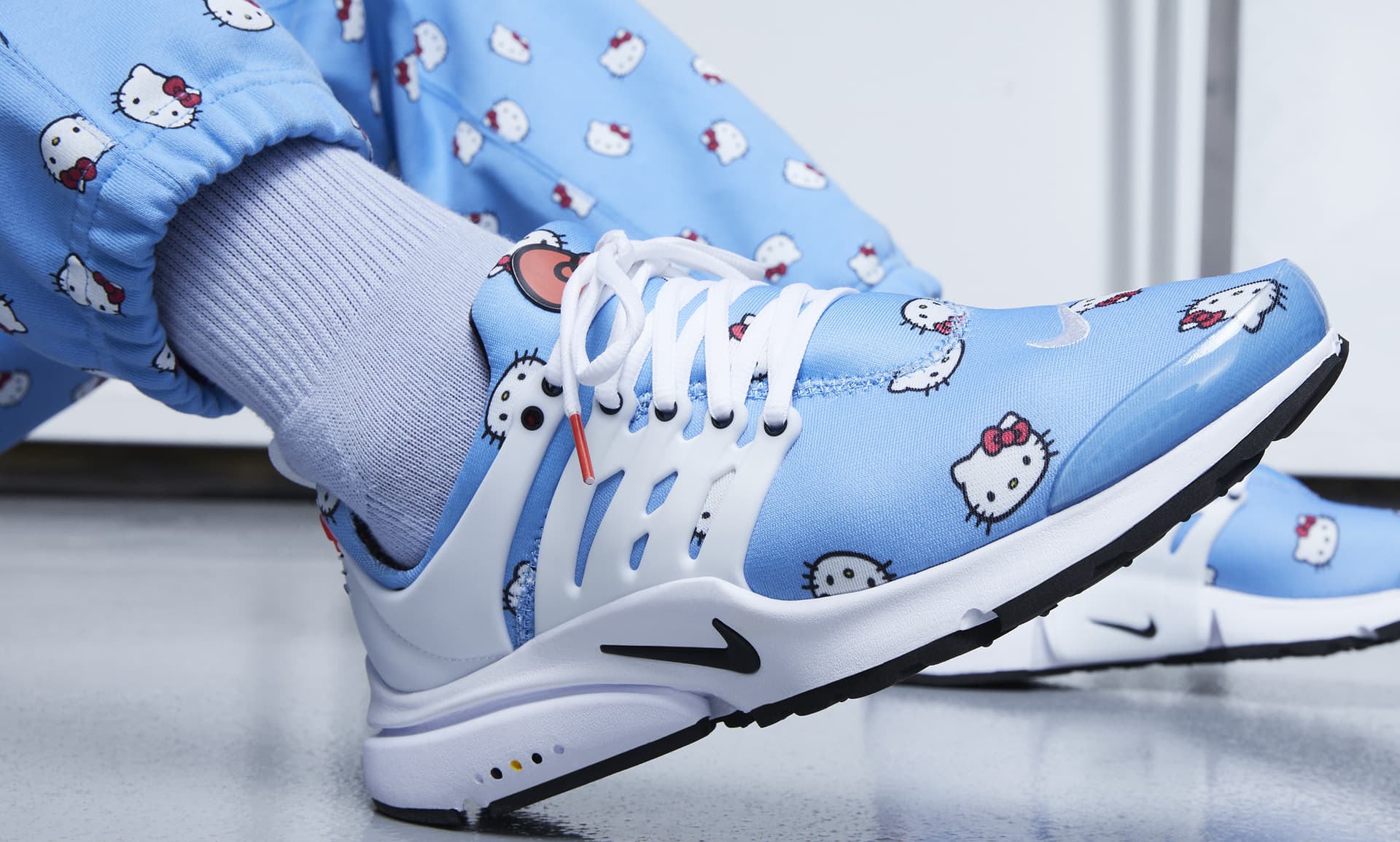 Hello Kitty × Nike Air Presto 