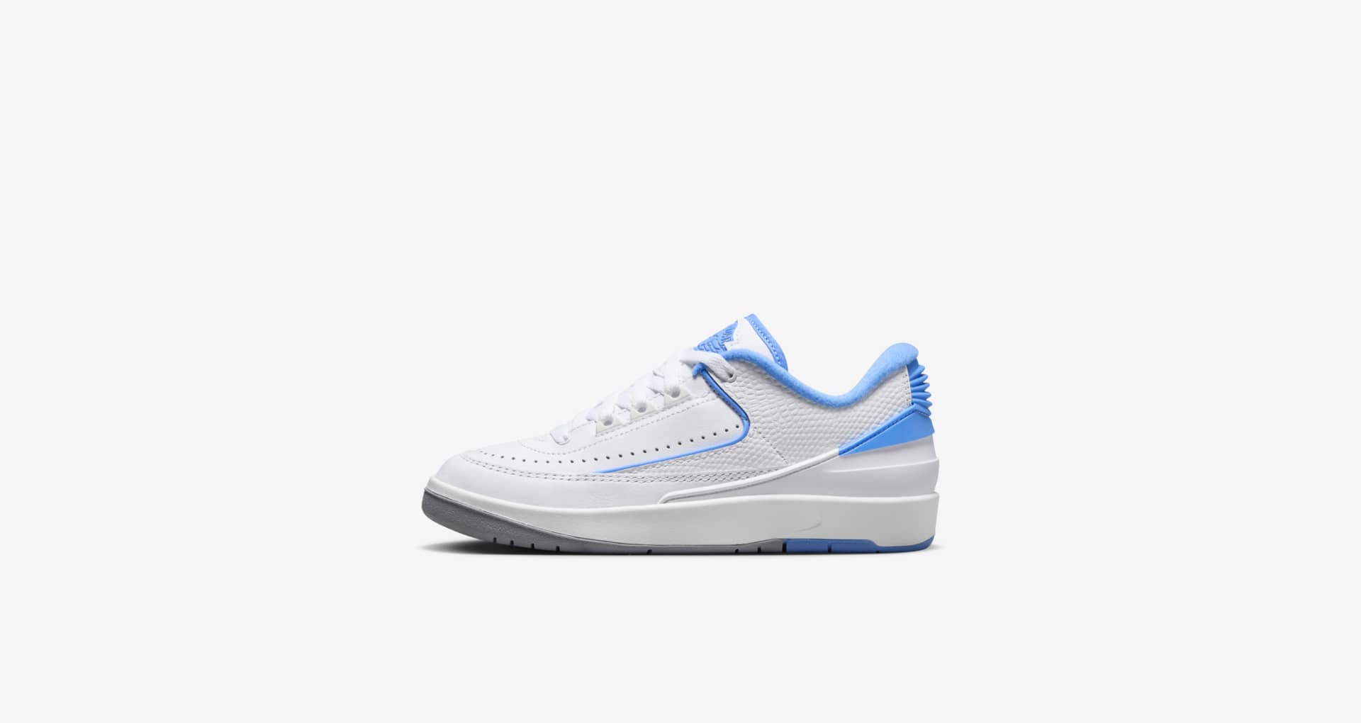 Fecha de lanzamiento del Air Jordan 2 Low "University Blue" (DV9956-104)