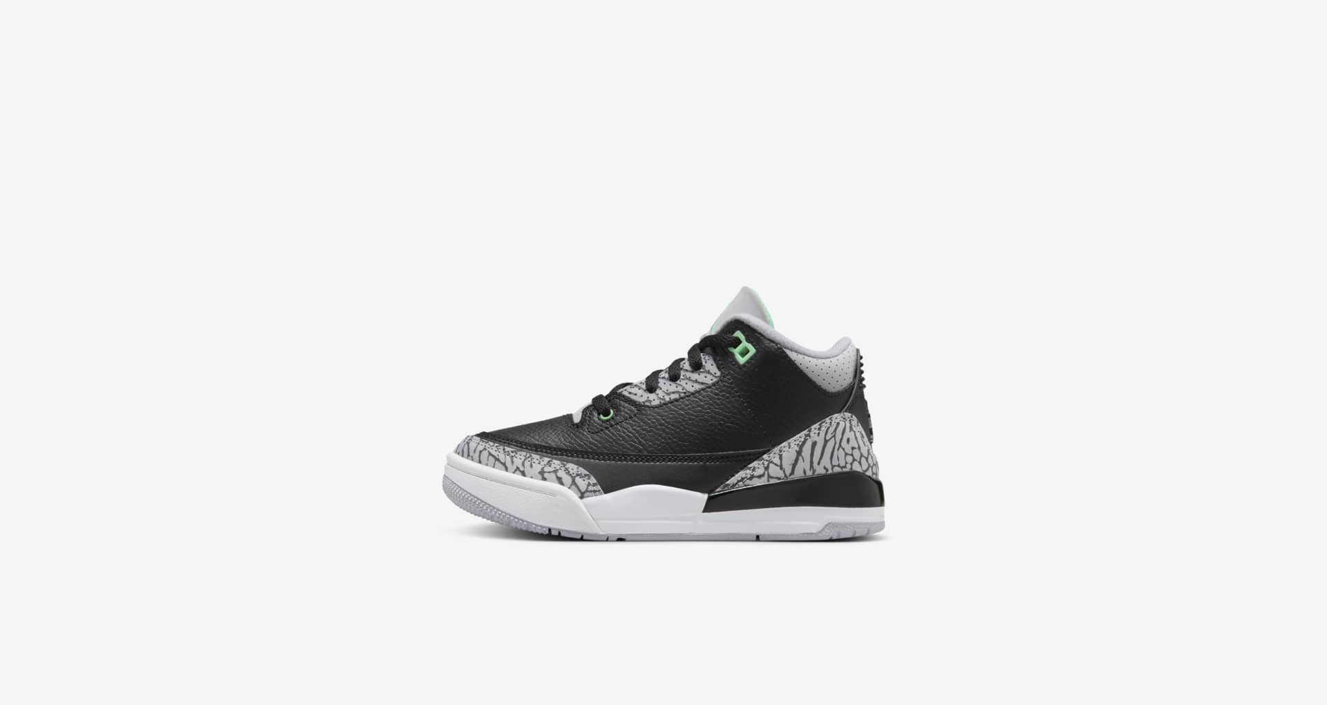 Air Jordan 3 'Green Glow' (CT8532-031) release date. Nike SNKRS SG