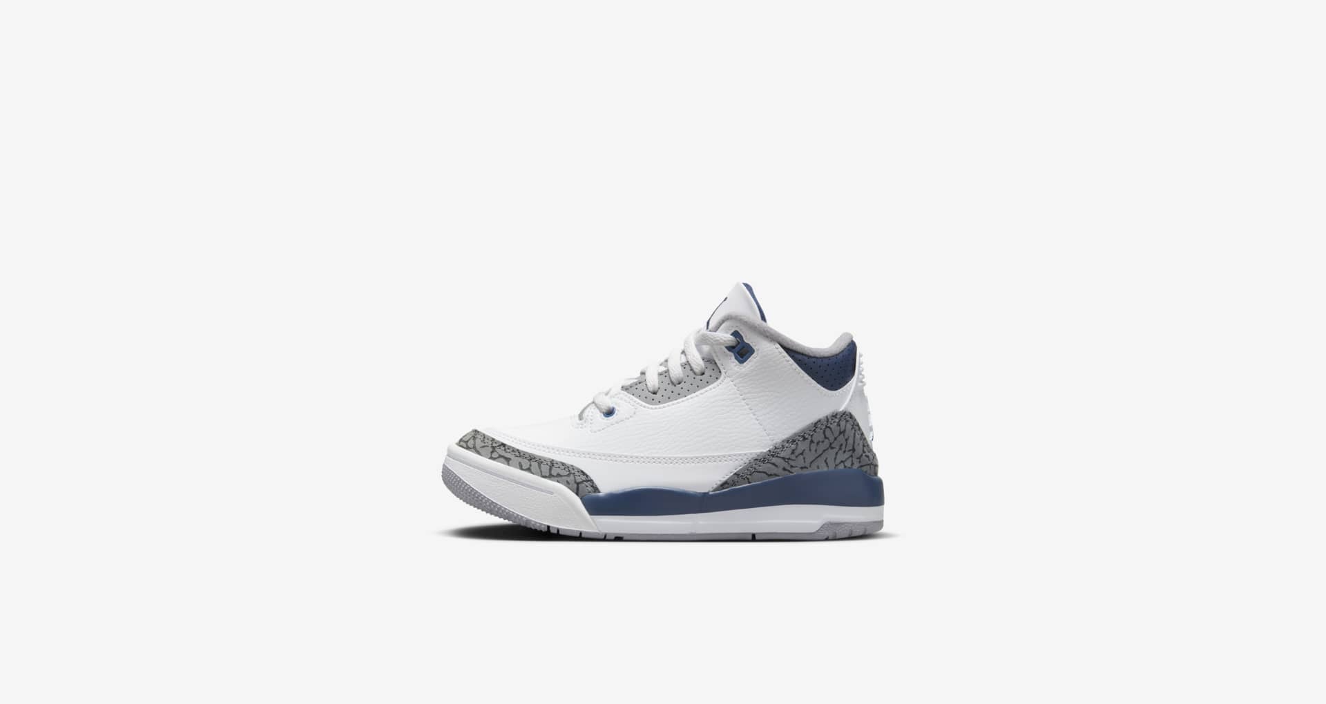 Air Jordan 3 'Midnight Navy' (CT8532-140) release date. Nike SNKRS PH