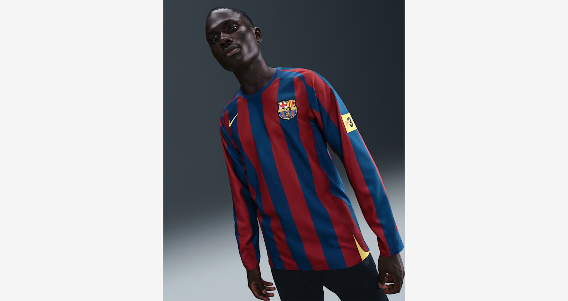 Ronaldinho FC Barcelona 2005/06 Reissue Men's Nike Soccer Replica