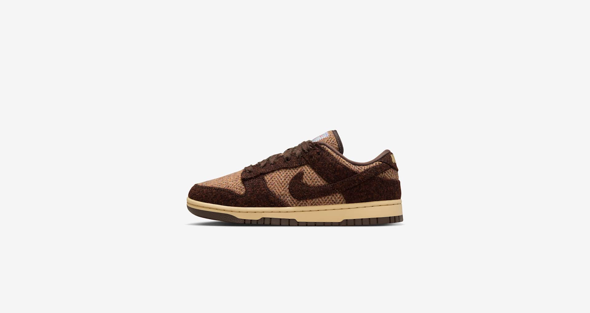 Women's Dunk Low x Harris Tweed® 'Sesame and Violet Mist' (IO0052