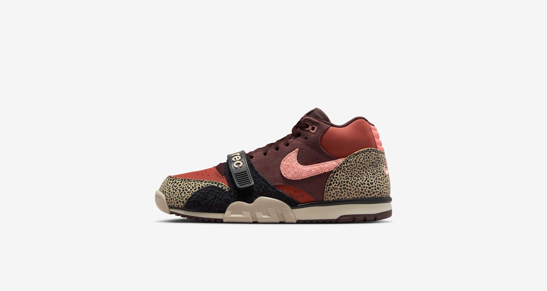 nike air trainer 1 qs