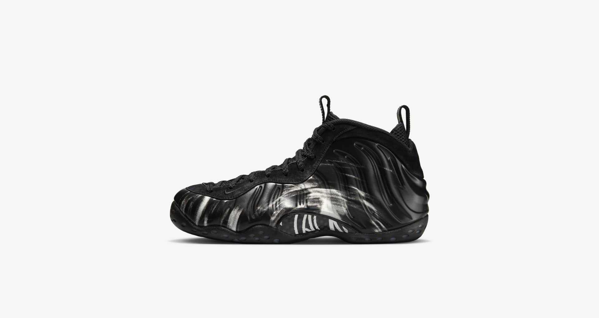 foamposite-one-black-and-white