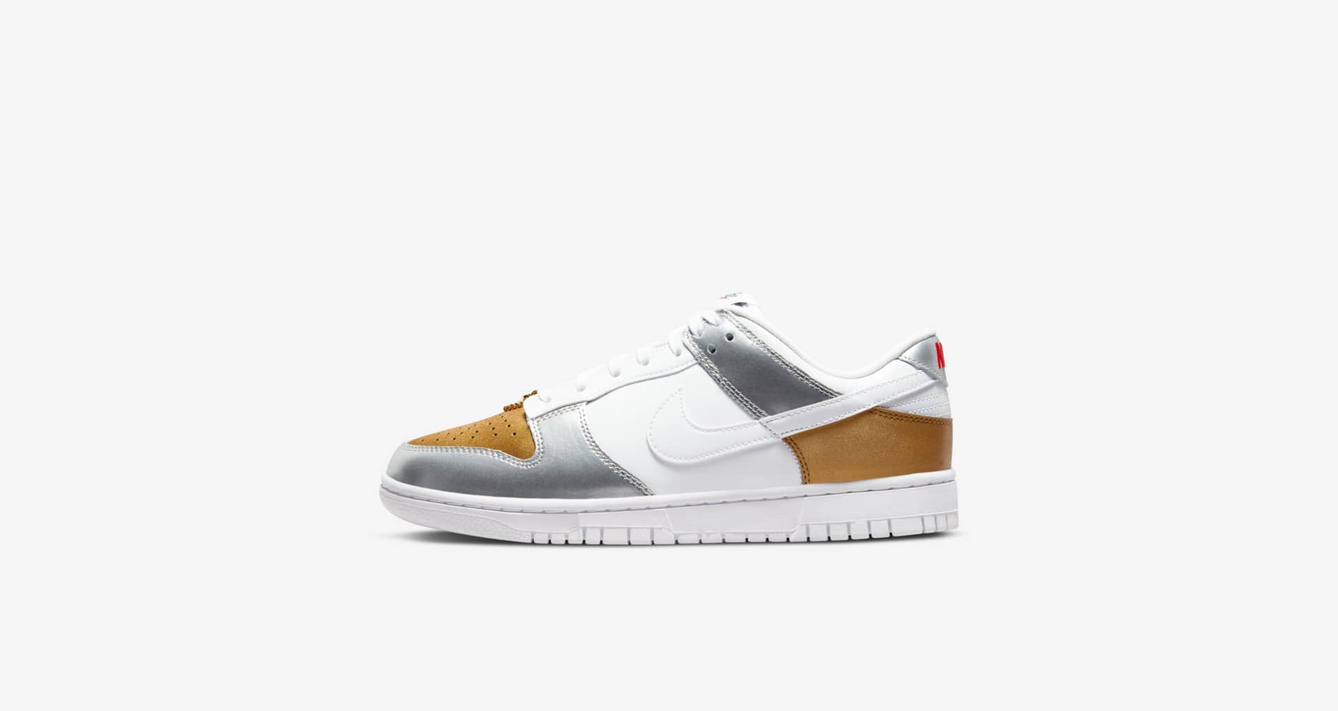 women-s-dunk-low-heirloom- 