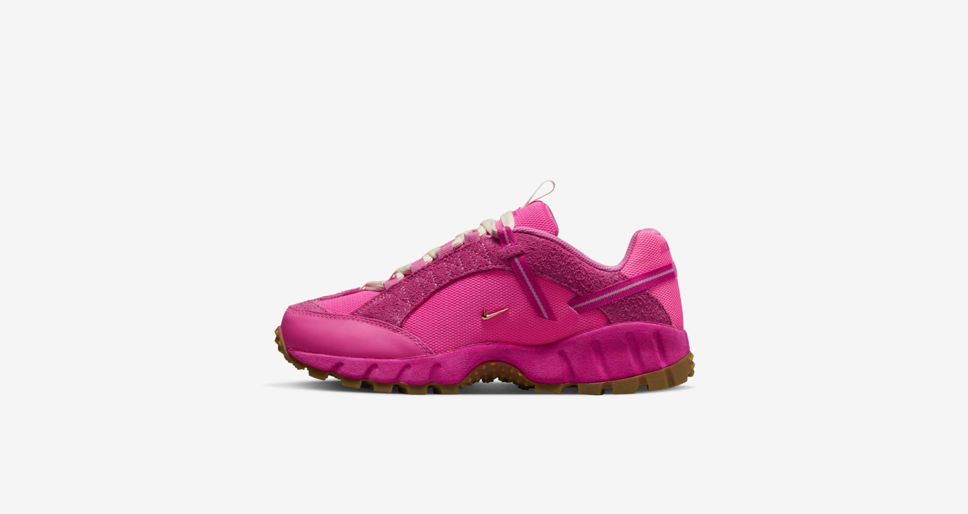 에어-휴마라-x-jacquemus-pink-