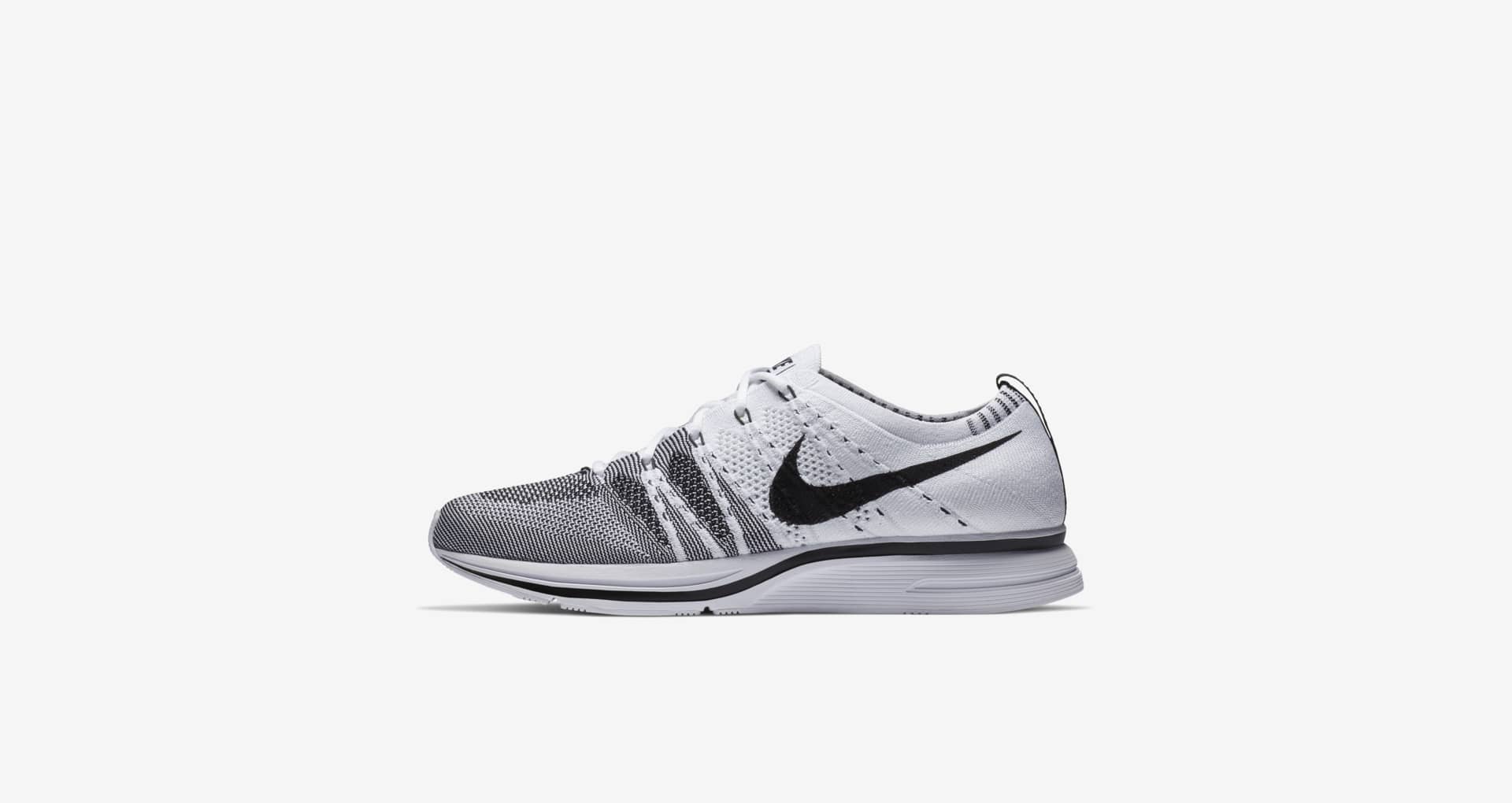 nike flyknit trainer white black