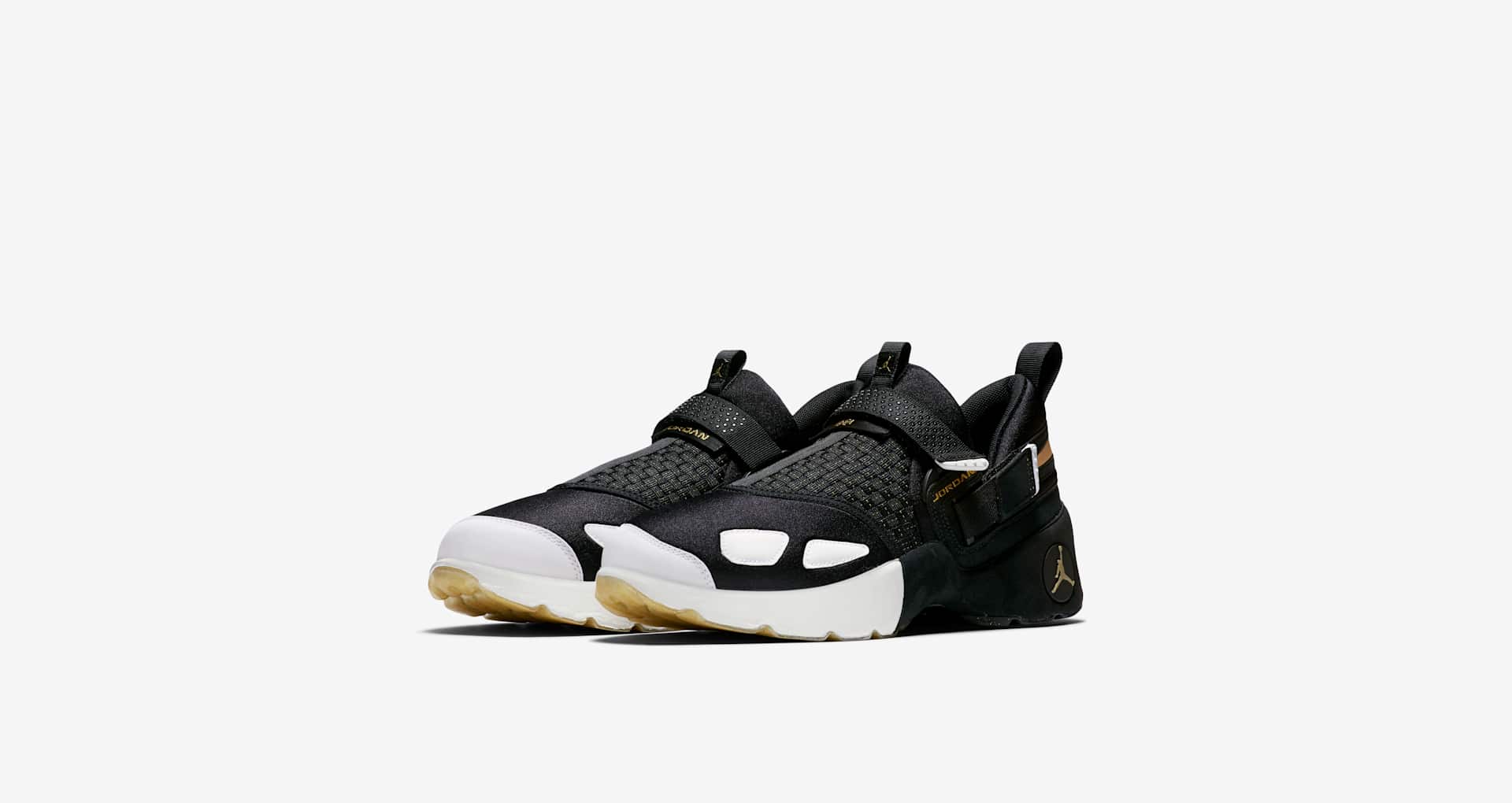 ナイキ ジョーダン トランナー LX BHM ブラックホワイトメタリックゴールド jordan-trunner-lx-bhm-2017.jpg