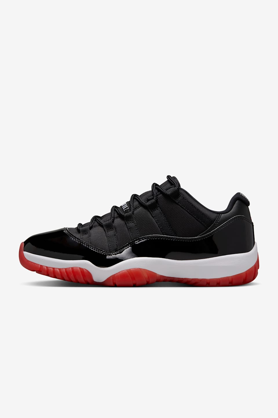 【NIKE公式】エア ジョーダン 11 LOW 'Bred' (FV5104-006 / AJ 11 RETRO LOW)