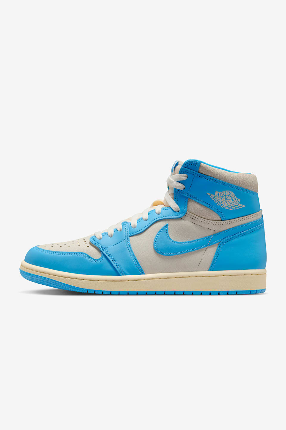 Fecha de lanzamiento de las Air Jordan 1 High OG "UNC Reimagined" (DZ5485-402) 