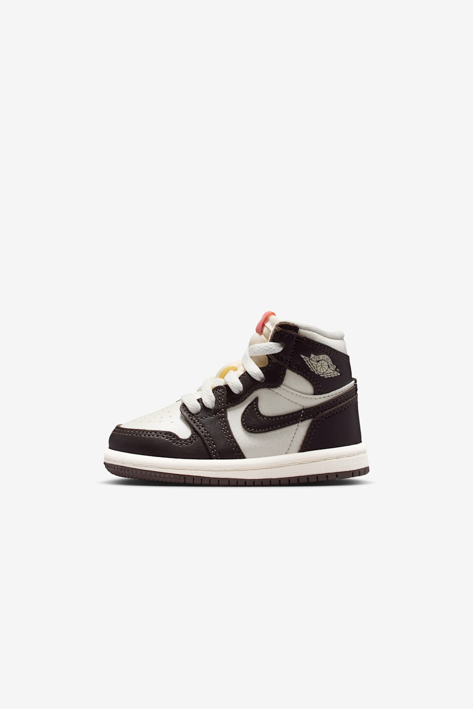 【NIKE公式】レディース エア ジョーダン 1 HIGH OG 'Baroque Brown and Sail' (FD2596-200 / W AIR JORDAN 1 RETRO HI OG)