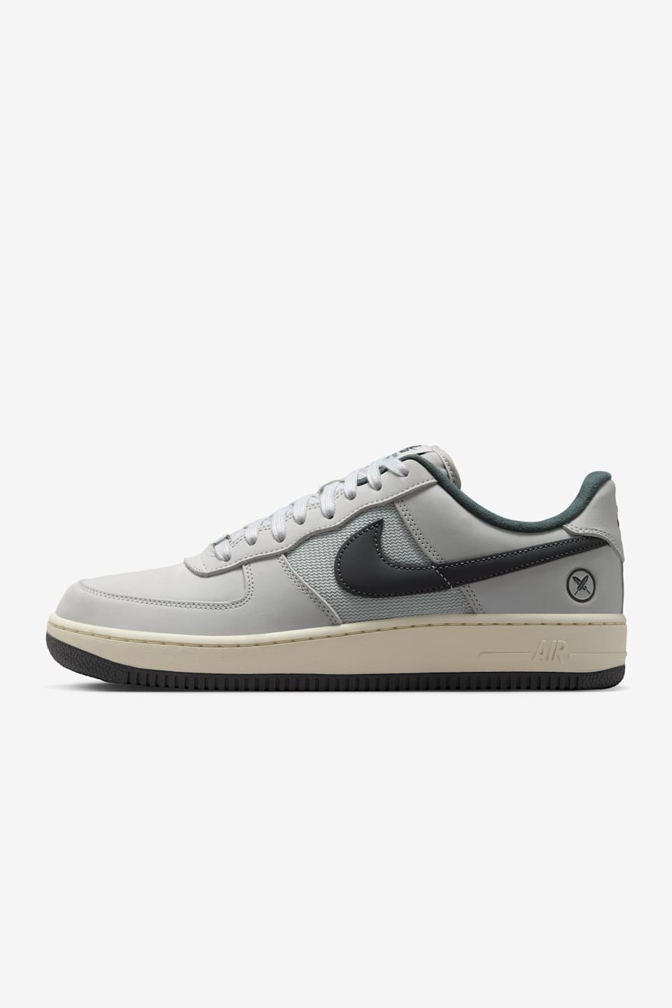 Nike SB Air Force 1 x Yuto 'Light Bone and Iron Grey' (IO8439-100) 發售日期