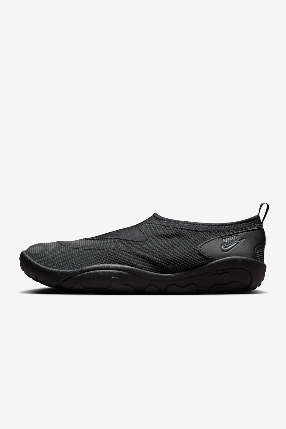 Aqua Turf 'Black and Off Noir' (FZ5627-001) 發售日期