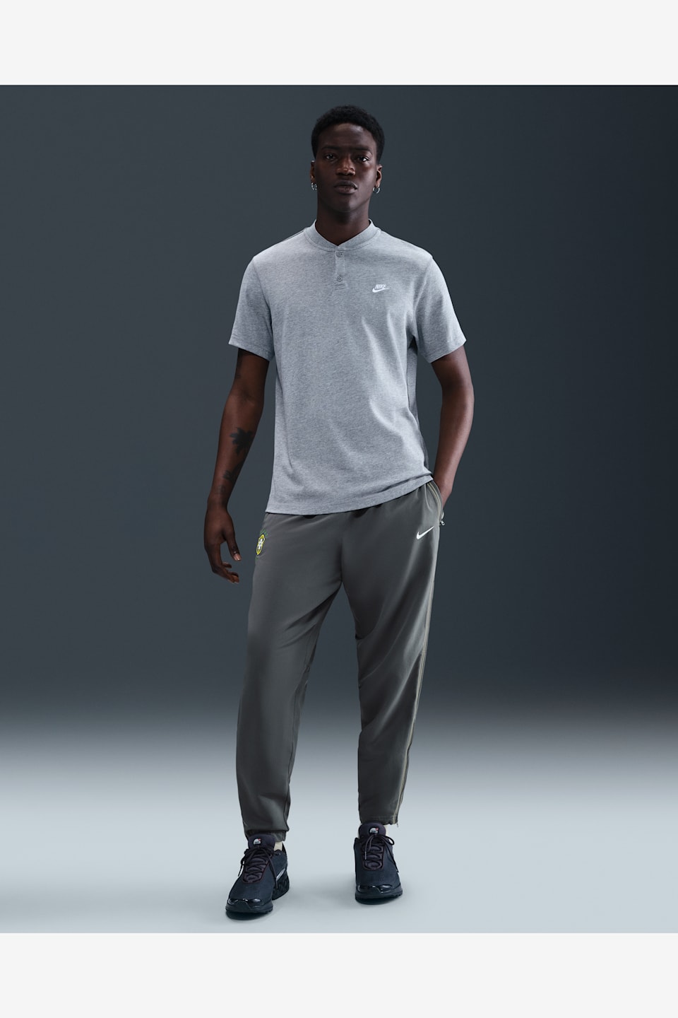 発売中のスニーカーとアパレル JP. Nike SNKRS