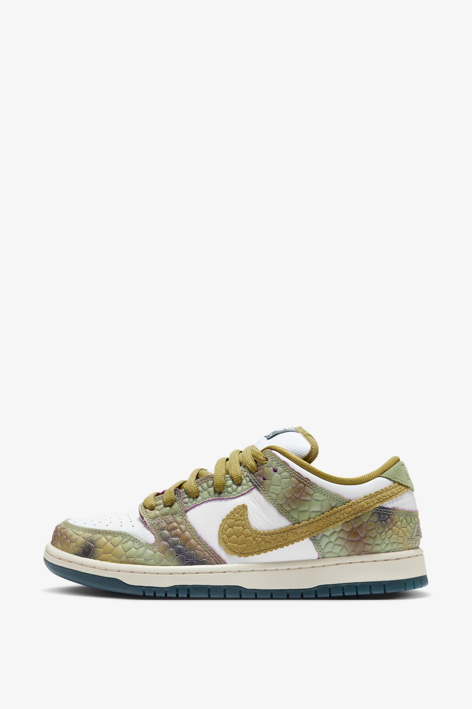nike-sb-dunk-low-pro-x-alexis-