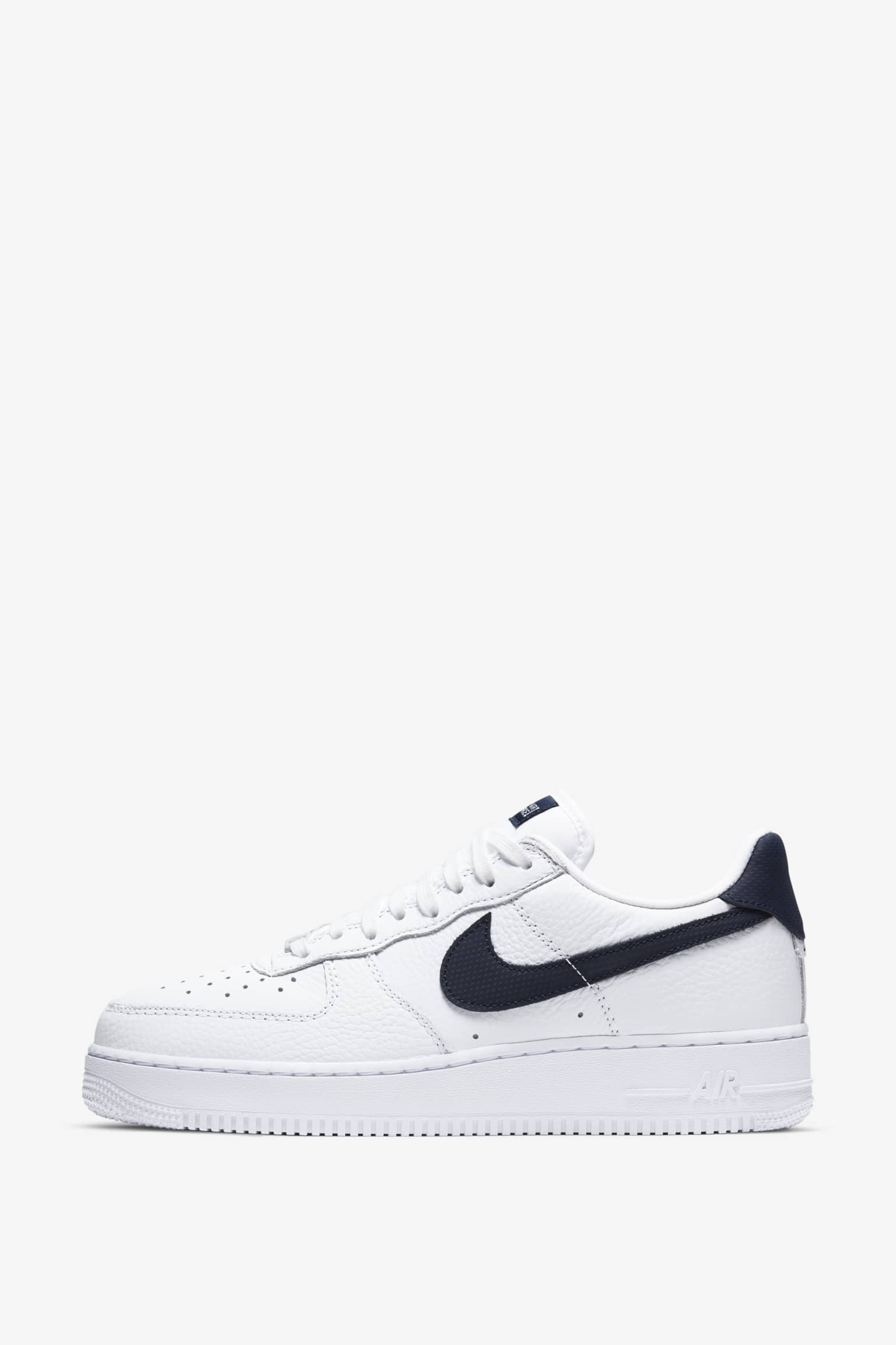 วันเปิดตัว Air Force 1 Craft “White & Obsidian”