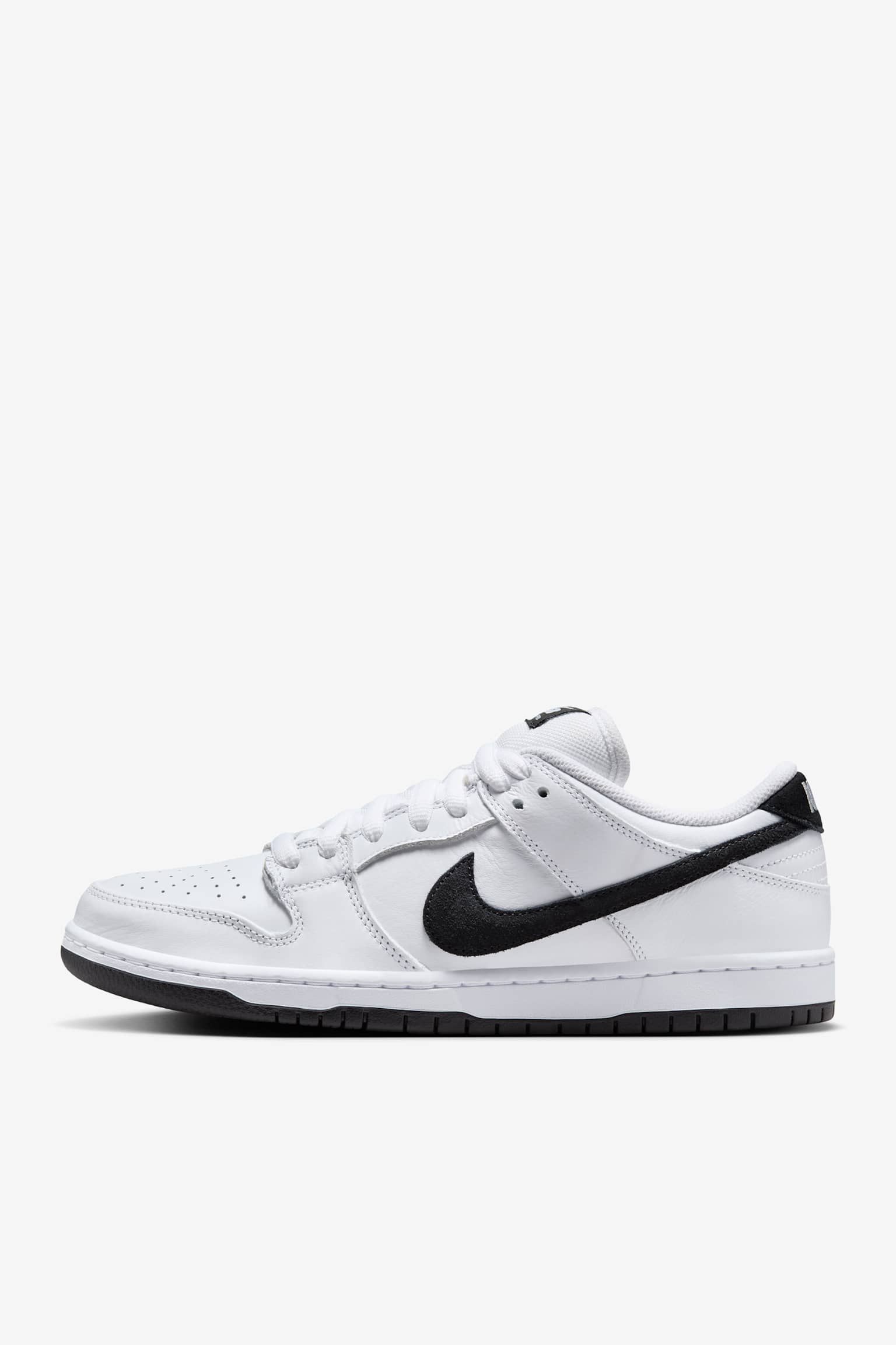 Nike SB Dunk Low Pro 'White and Black' (HF3704-100) — releasedatum. Nike  SNKRS