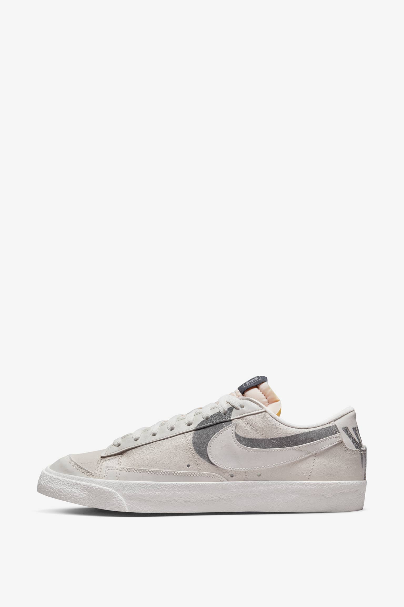 スニーカー Nike Blazer Low 77 Premium Halloween (2022) hqdefault.jpg