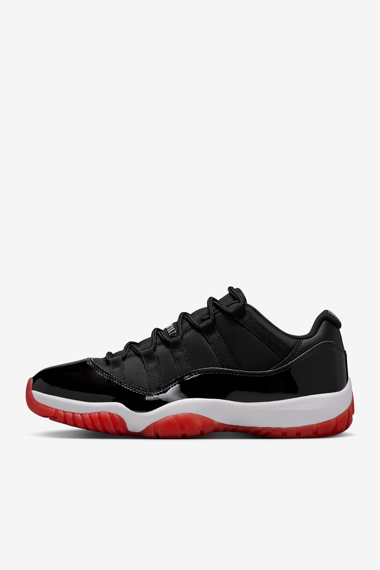 送料無料 いくらから Jordan Air 11 SNKRS Nike Date. Release (FV5104-006) 'Bred' Low シューズ(男性用)