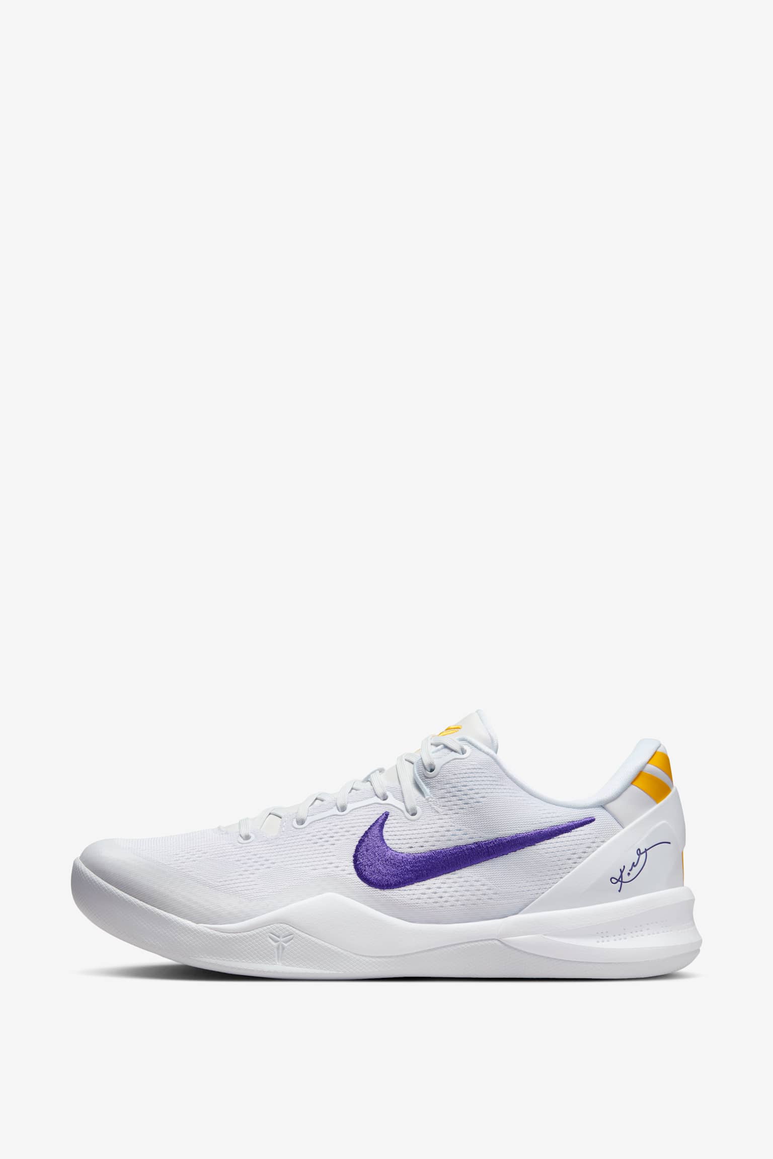 kobe-8-protro-white-and-court-