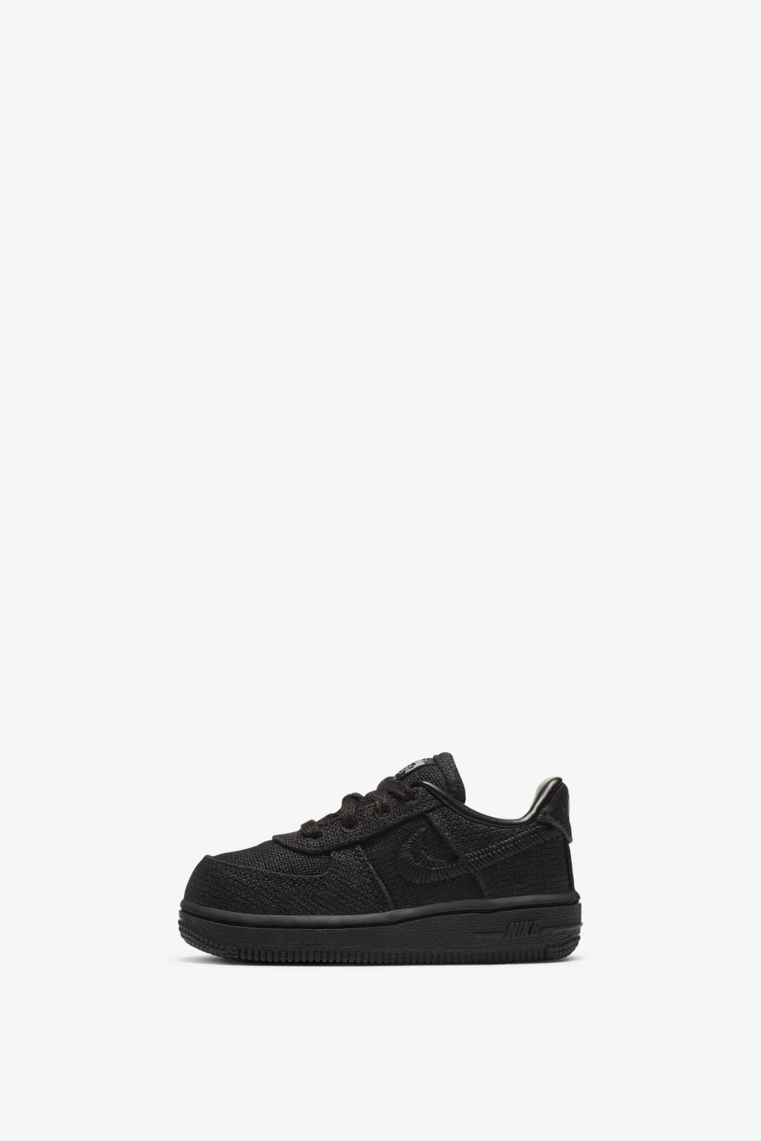 NIKE公式】エア フォース 1 x ステューシー 'Triple Black' (CZ9084-001 / AF 1 LOW X STÜSSY).  Nike SNKRS JP