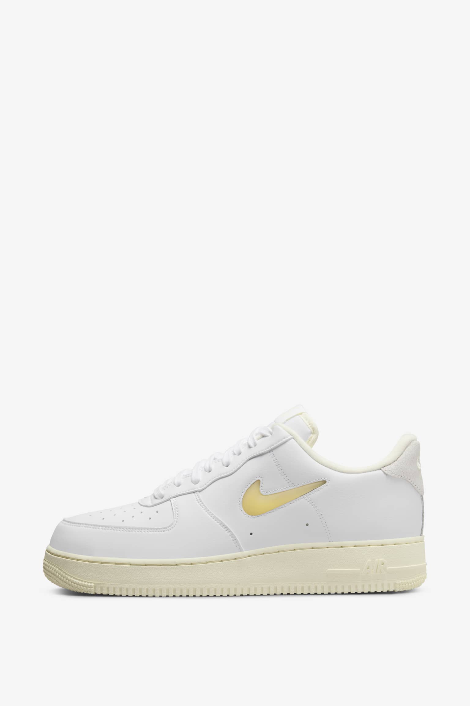 NIKE公式】エア フォース 1 'Pale Vanilla' (DC8894-100 / AF 1