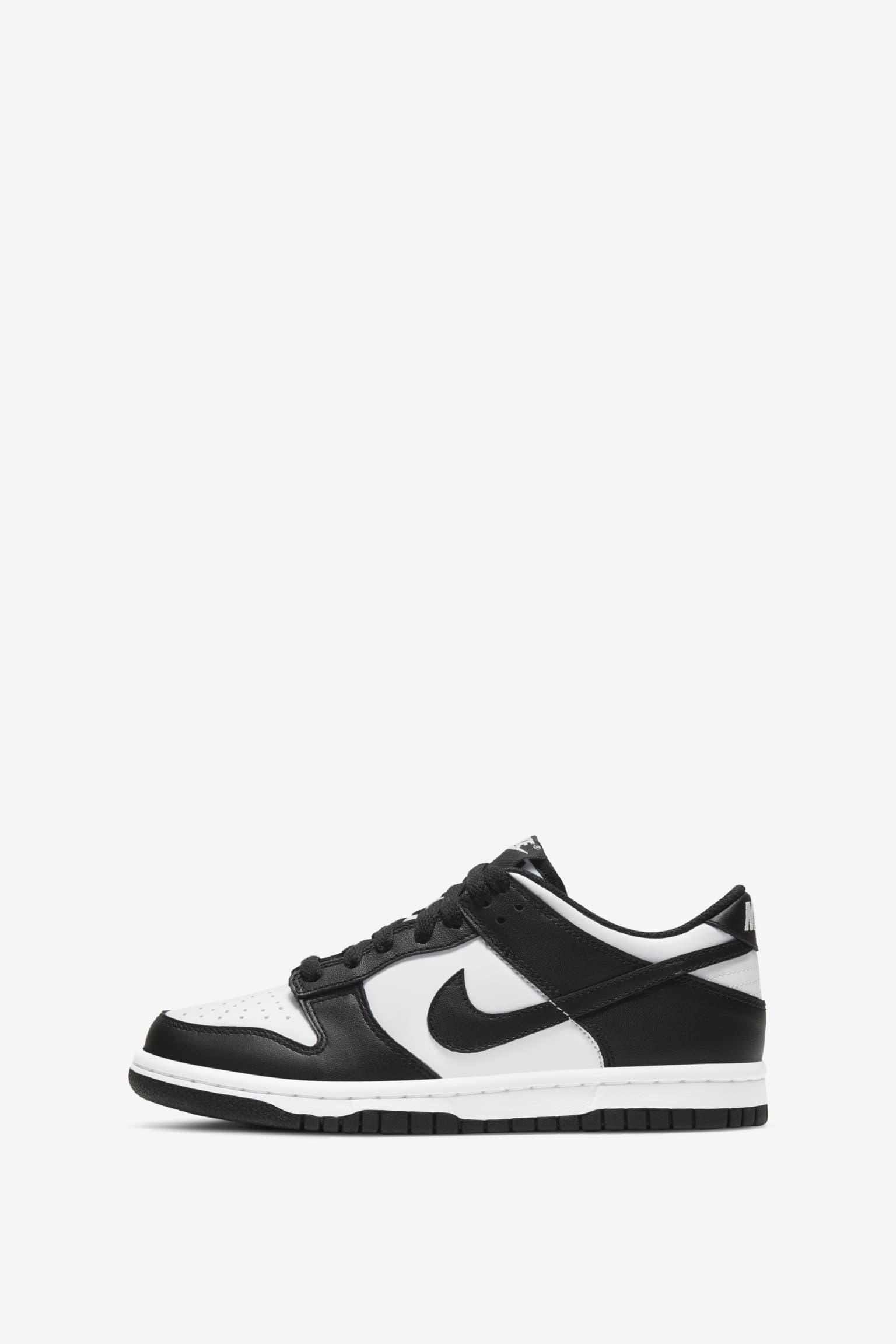 nike dunk low black and white