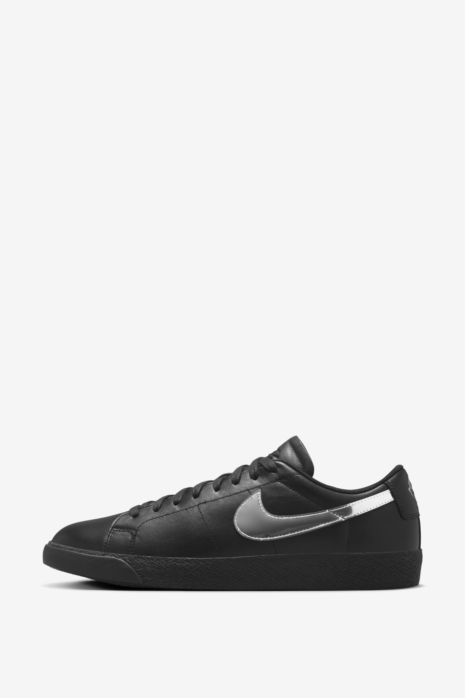 Nike SB Zoom Blazer 低筒鞋x Dancer Skateboards 'Black and Metallic