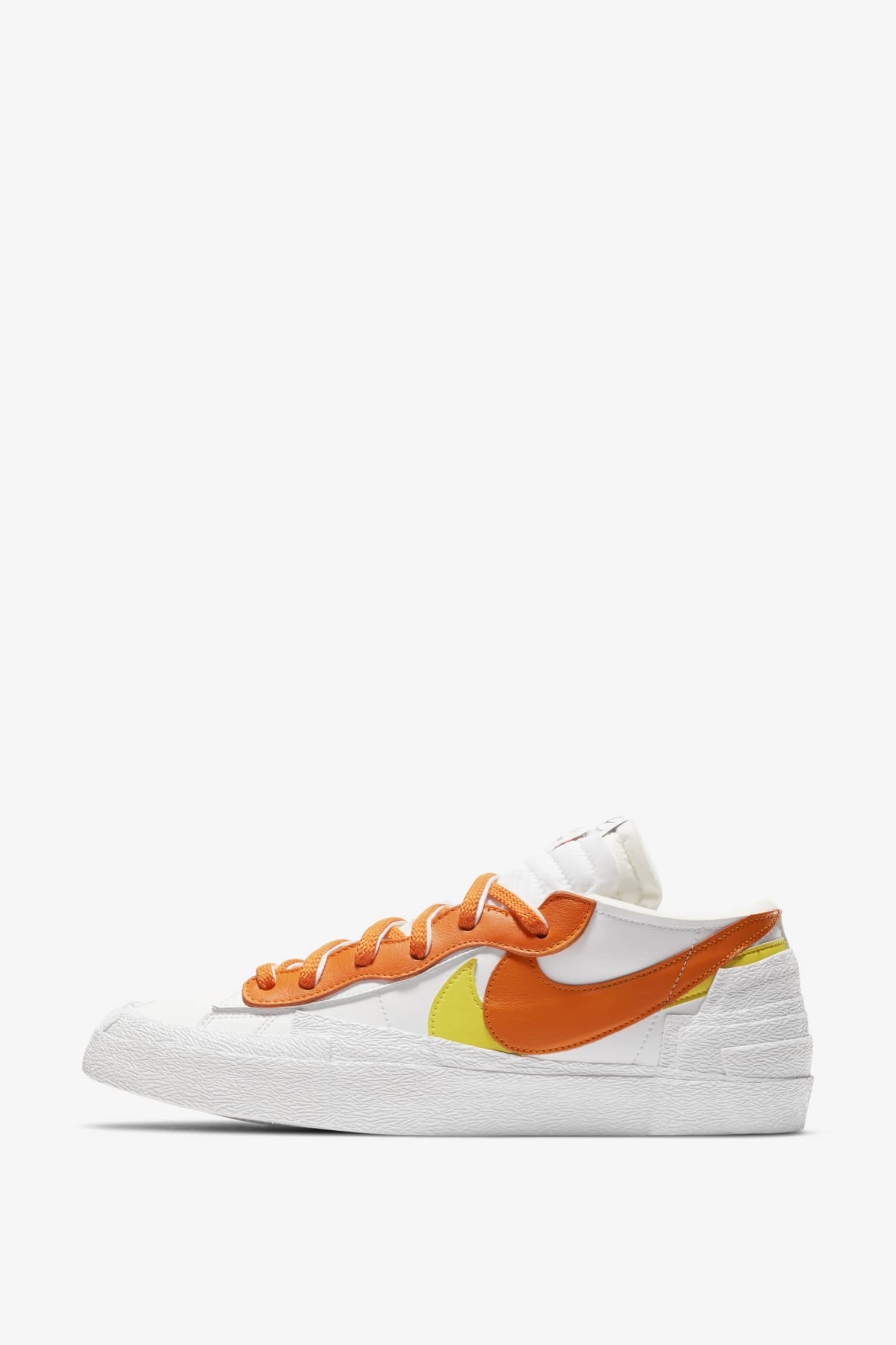 วันเปิดตัว Blazer Low x sacai "Magma Orange"