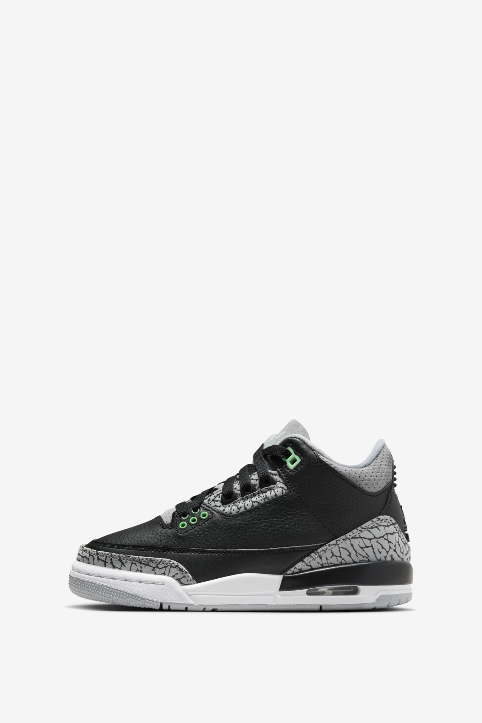 Air Jordan 3 'Green Glow' (CT8532-031) release date. Nike SNKRS NO
