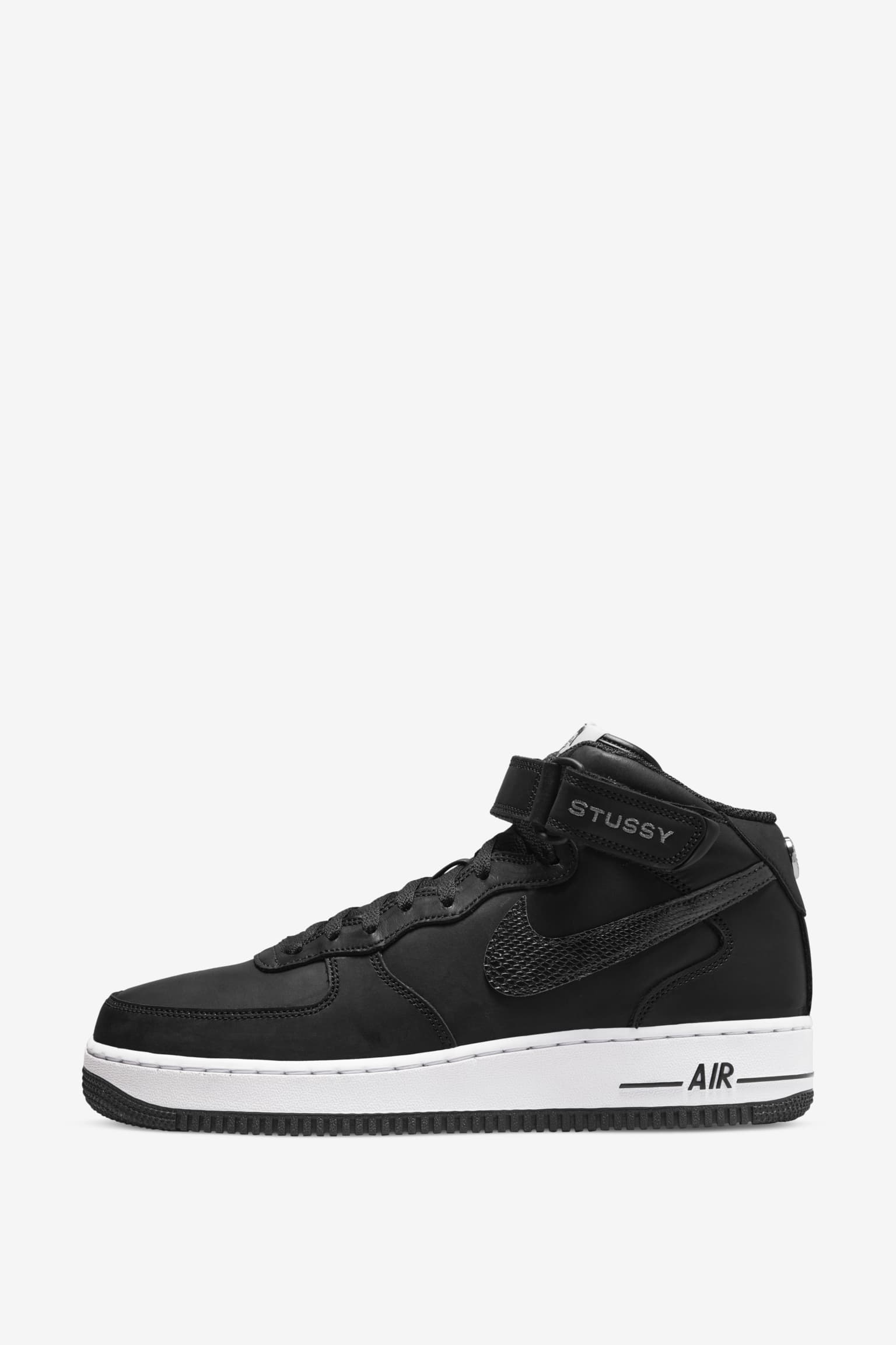 スニーカー Nike x Stussy Air Force 1 '07 Mid SP Black and Light Bone Air Force 1 Mid x Stüssy 'Black' (DJ7840-001) Release Date