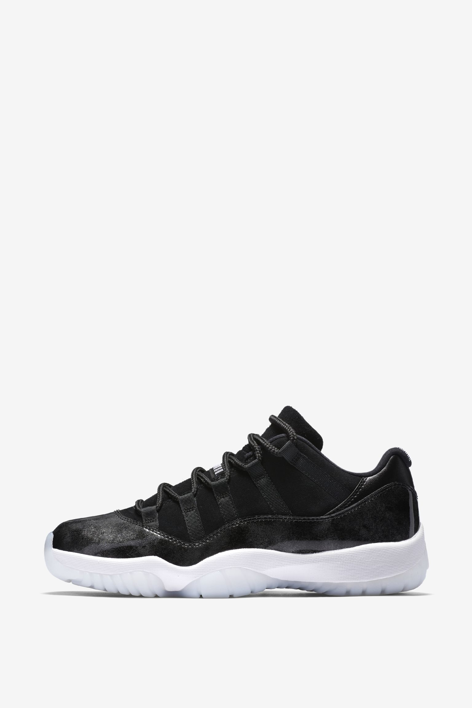air-jordan-11-retro-low-black-