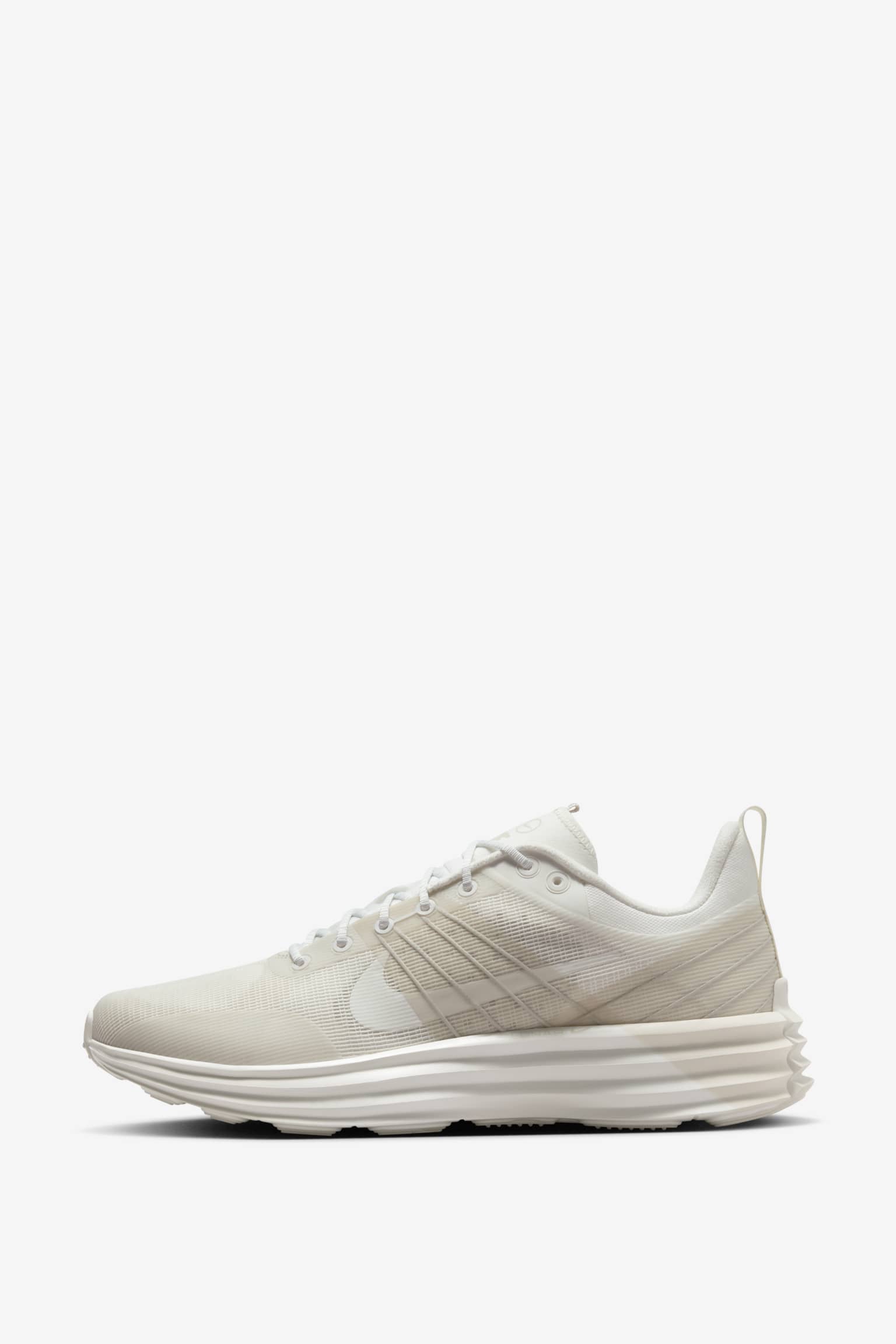 Lunar Roam 'Phantom and Light Bone' (DV2440-100) release