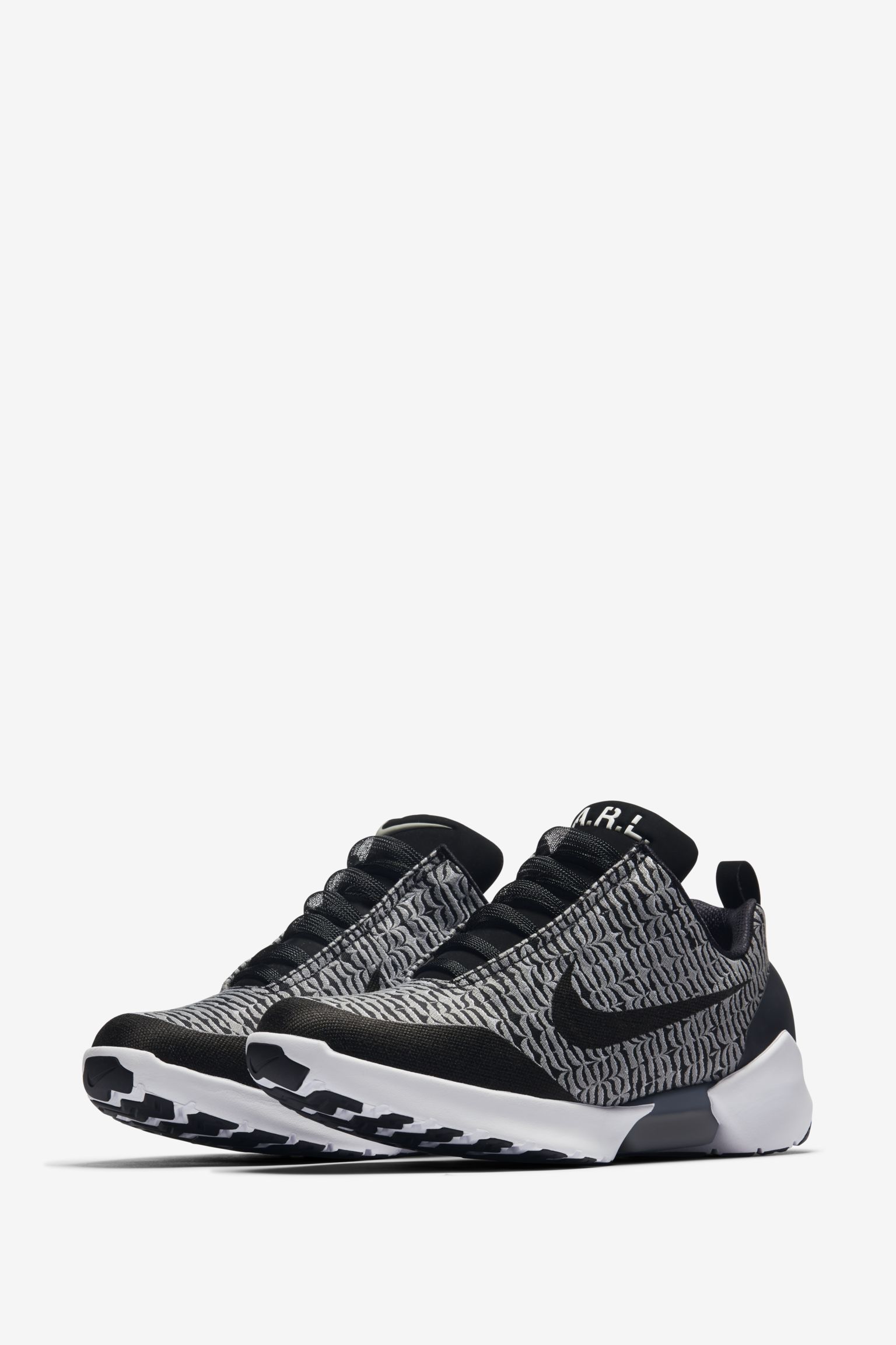 NIKE公式】ナイキ ハイパーアダプト 1.0 'Black & Wolf Grey
