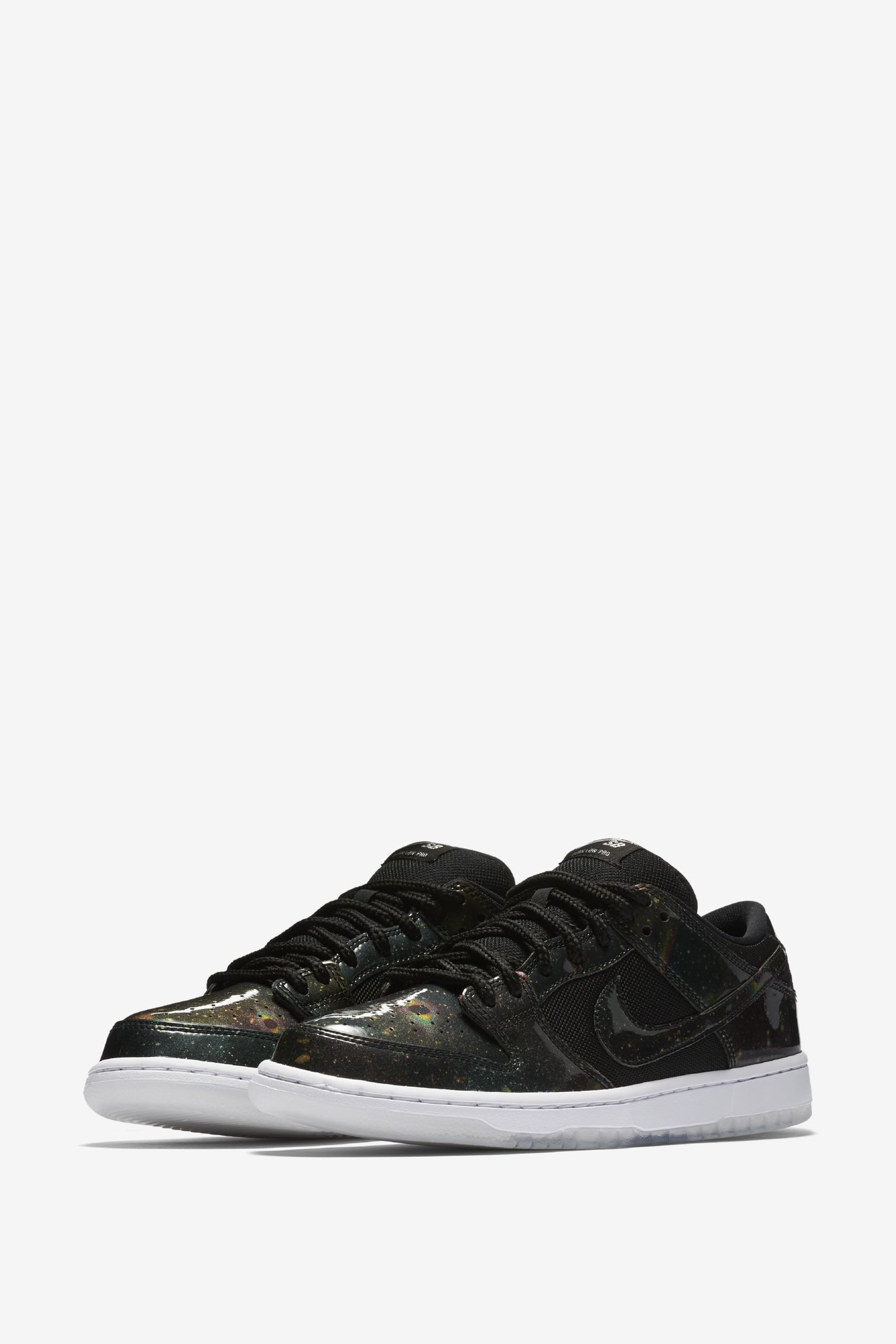Nike SB Dunk Low 'Black & Metallic Cool Grey'. Nike SNKRS Nike SB Dunk Low 'Black & Metallic Cool Grey'. Nike SNKRS