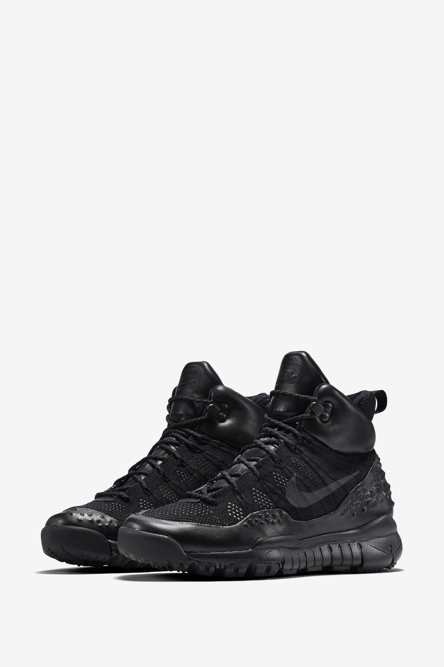 nike lupinek flyknit black white